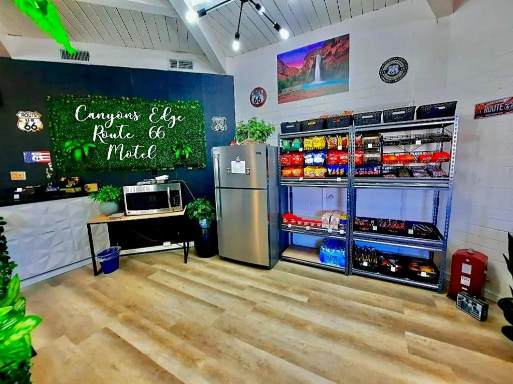 Canyon's Edge Route 66 Motel