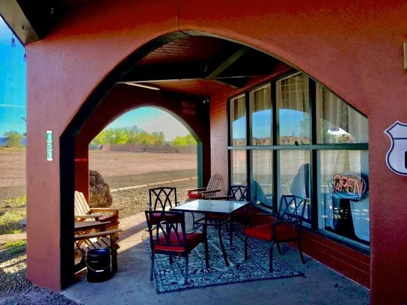 Canyon's Edge Route 66 Motel