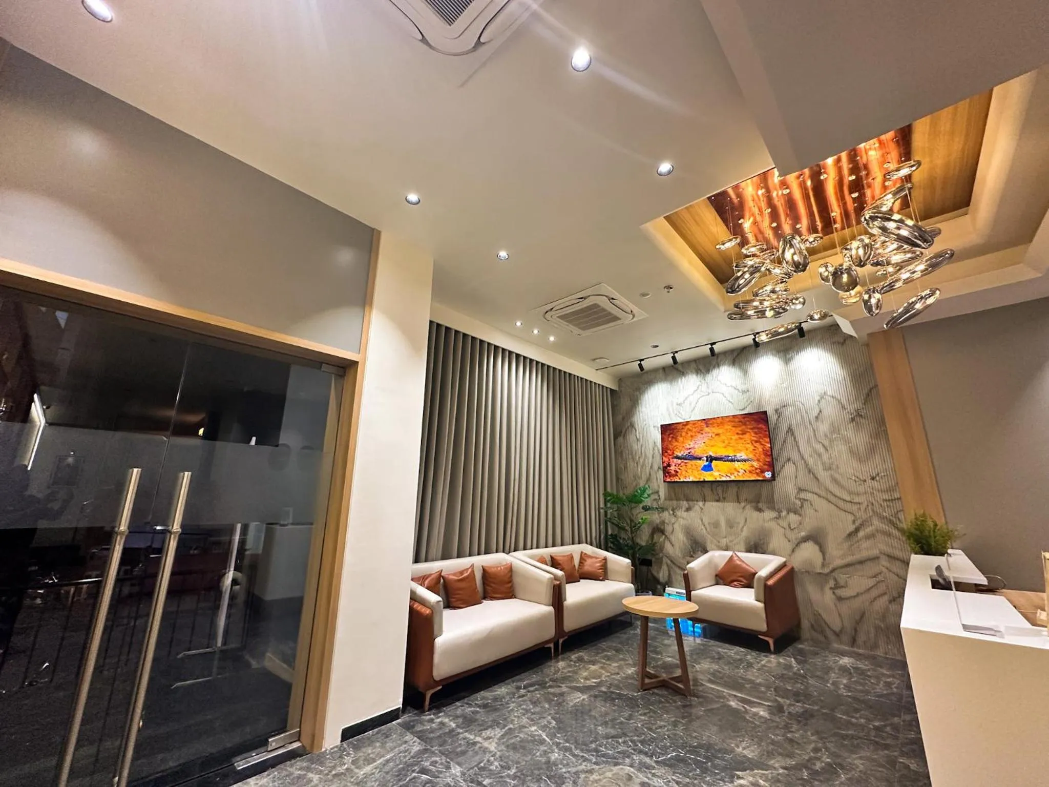 Property building in Hotel Park Royal