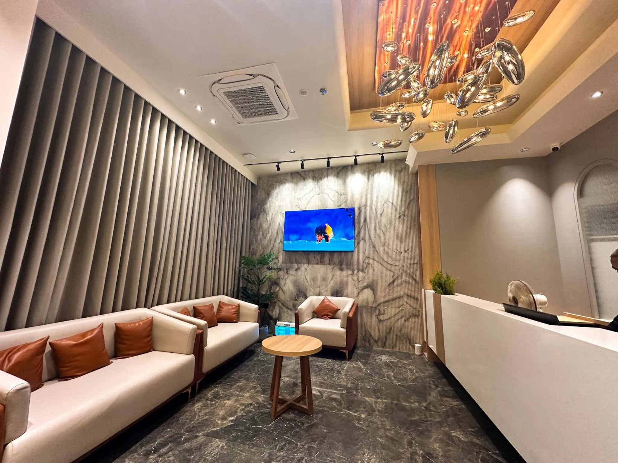 Property building in Hotel Park Royal