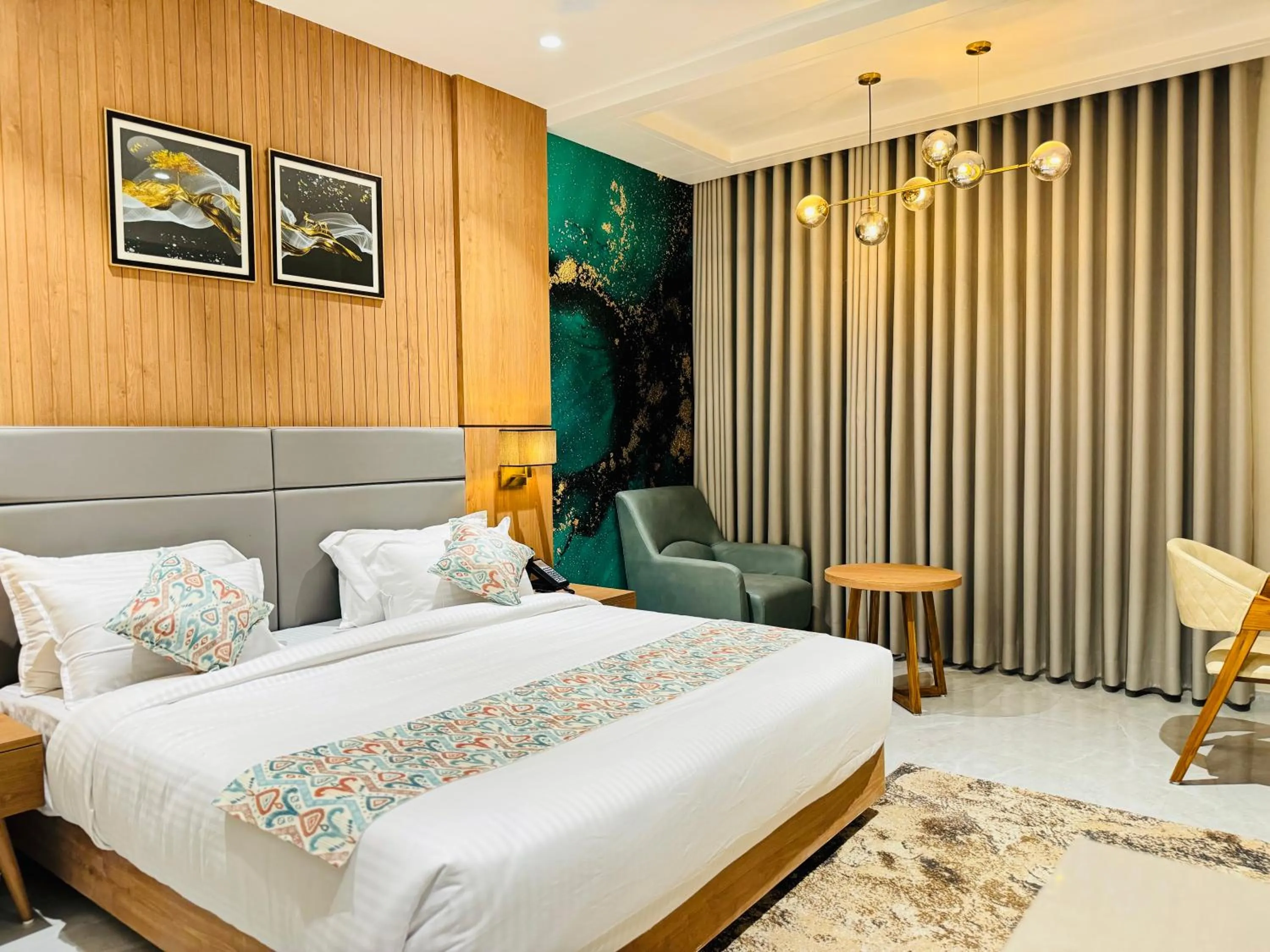 Living room, Bed in Hotel Park Royal