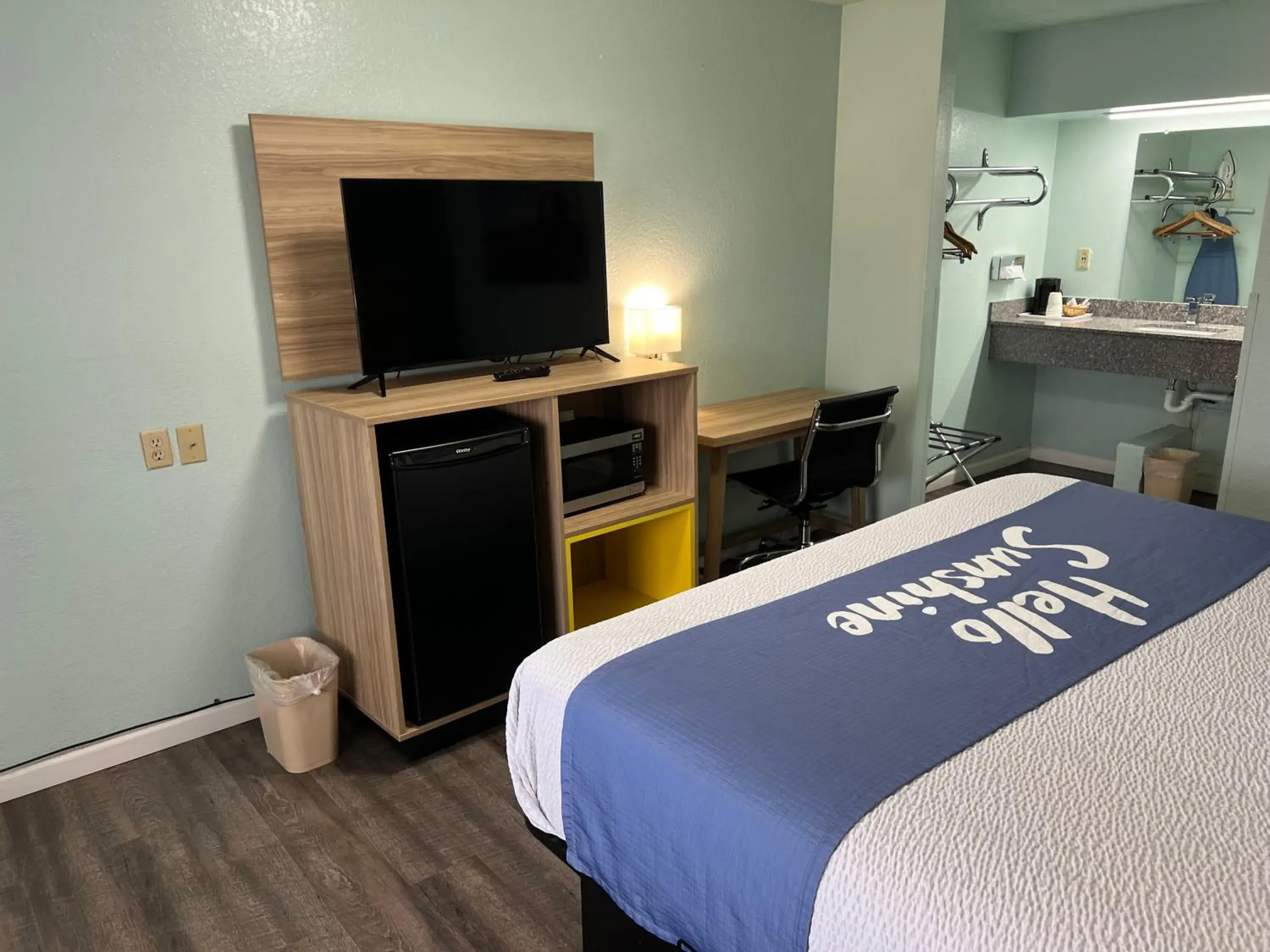 Bed in Days Inn by Wyndham Pratt Bed in Days Inn by Wyndham Pratt