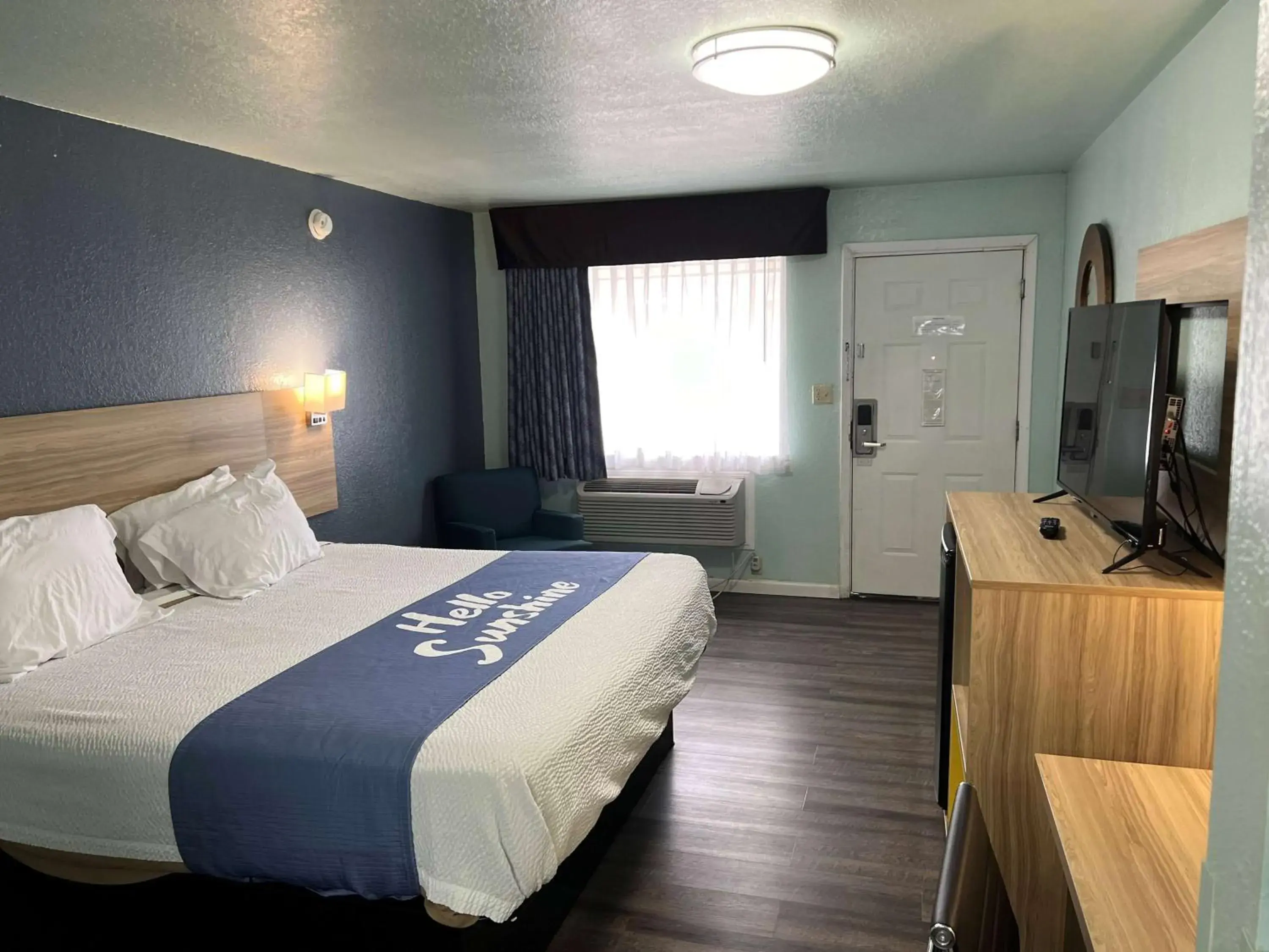 Bed in Days Inn by Wyndham Pratt Bed in Days Inn by Wyndham Pratt