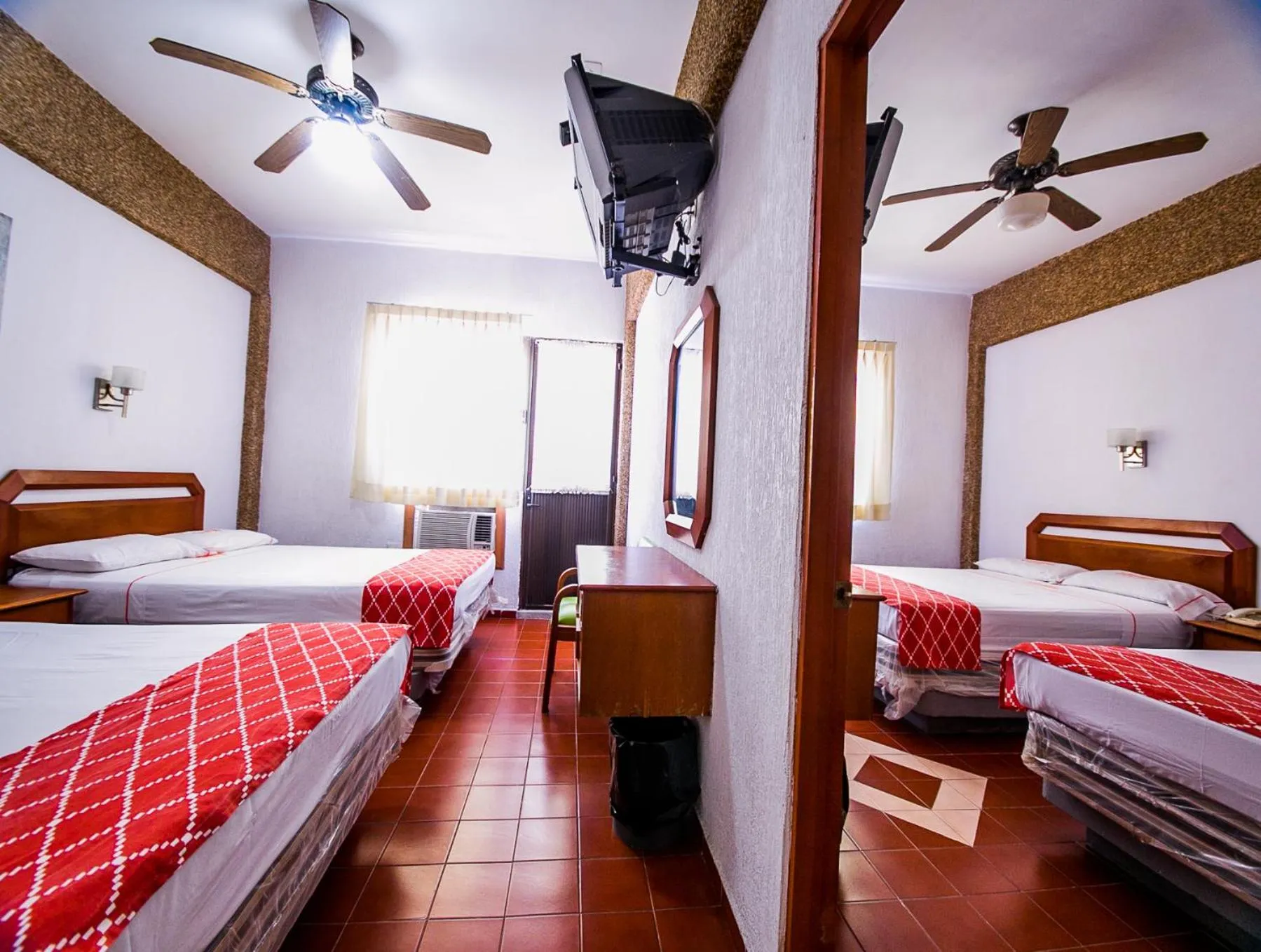 Photo of the whole room, Bed in Hotel Candilejas Playa