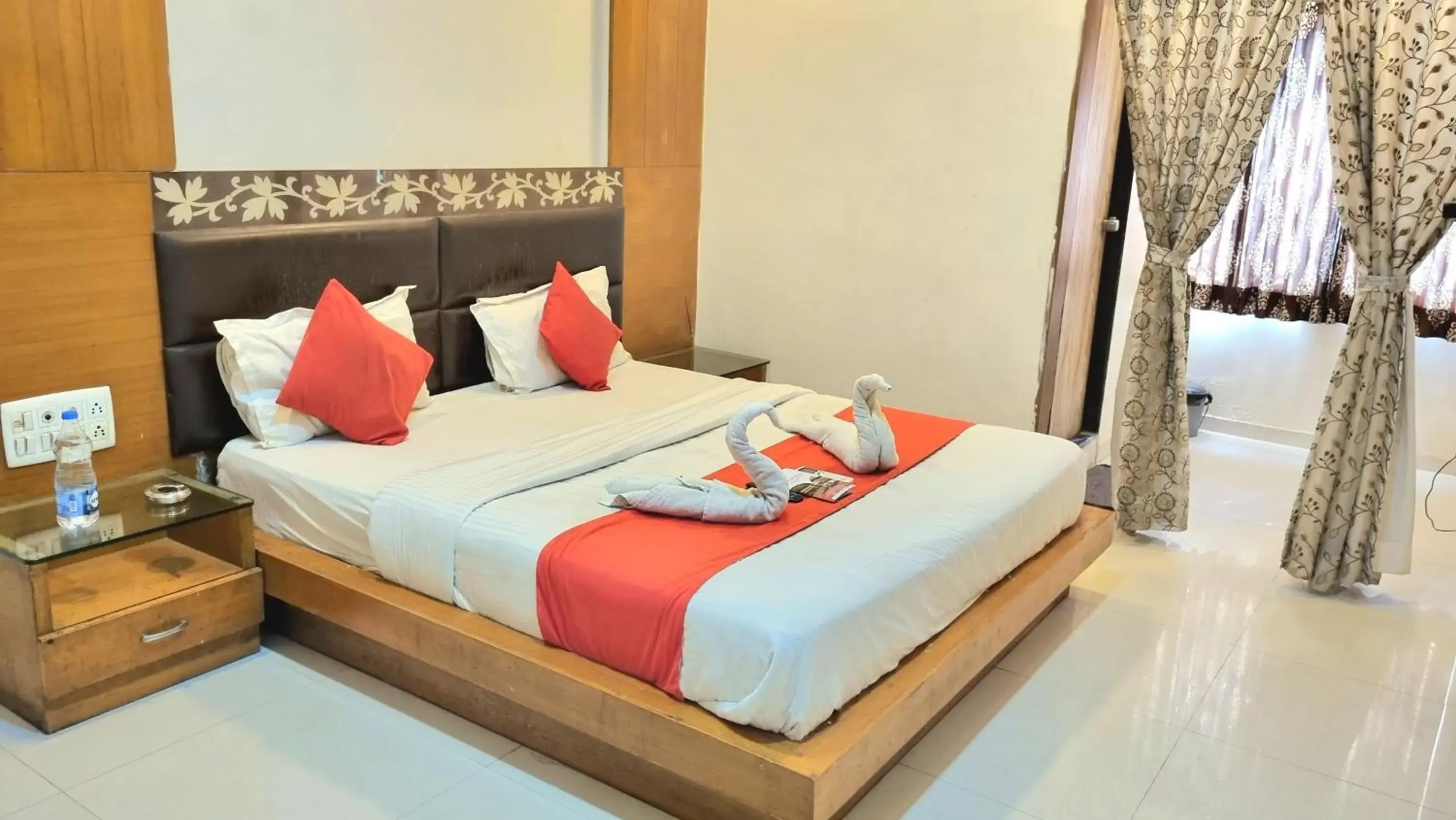 HOTEL SHREENATH HOTEL SHREENATH