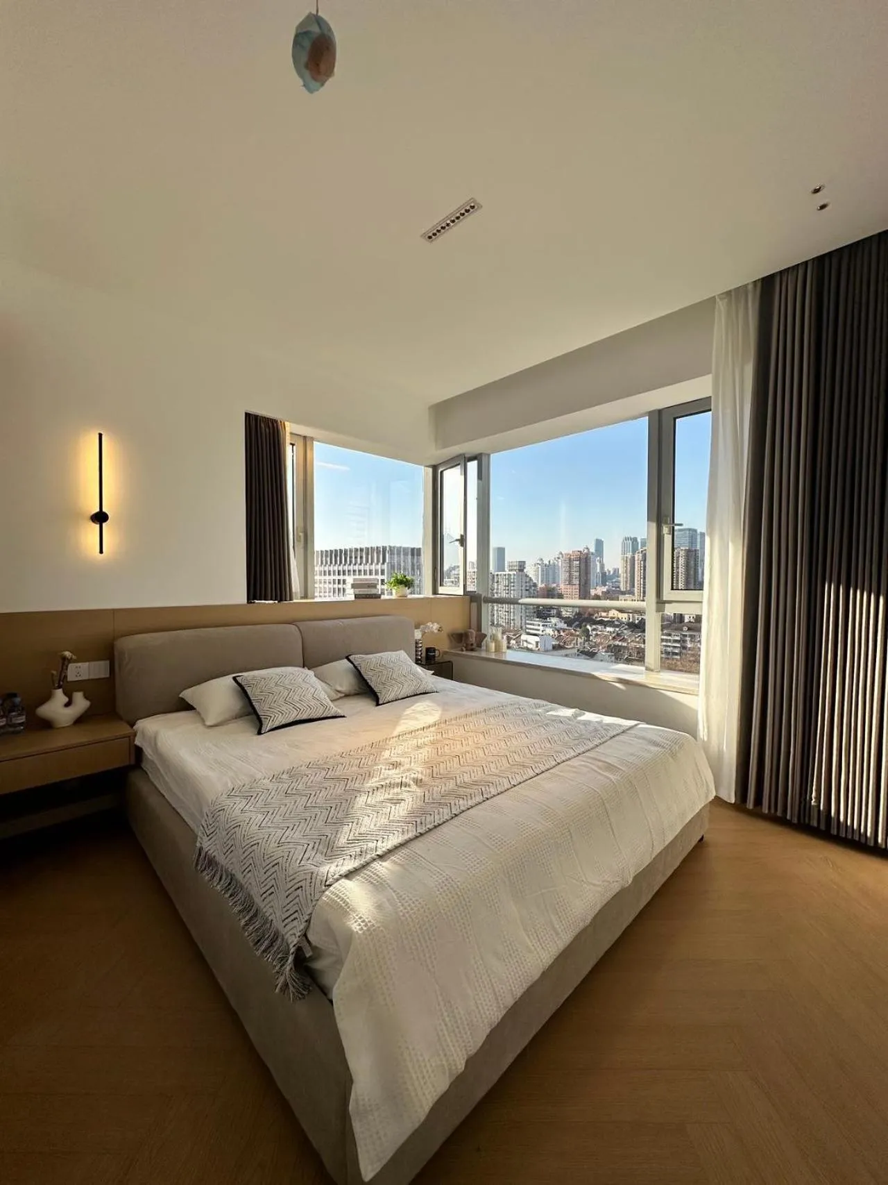 Bed in ZHome-Count luxury apartment