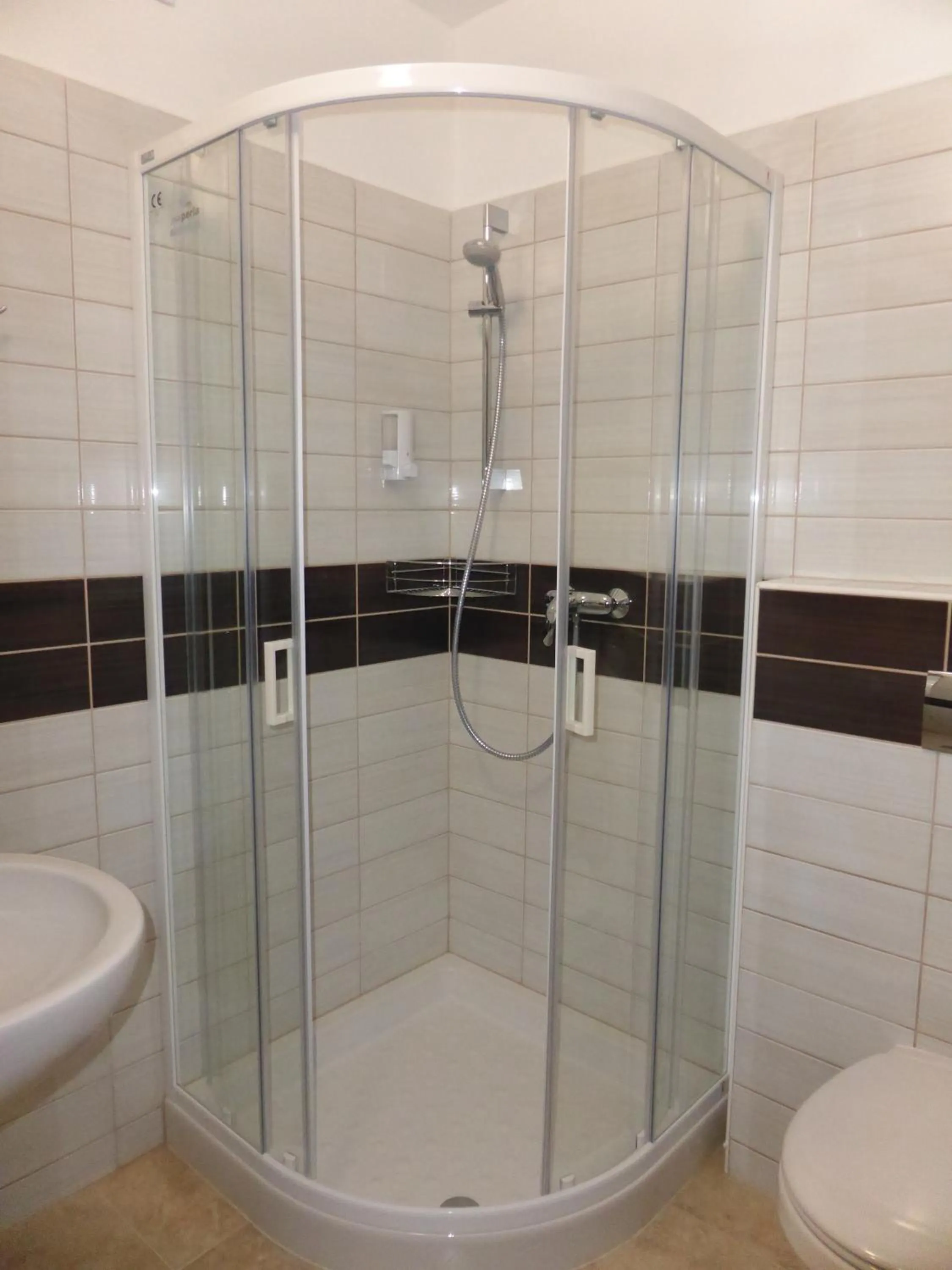 Shower in Sástó Hotel