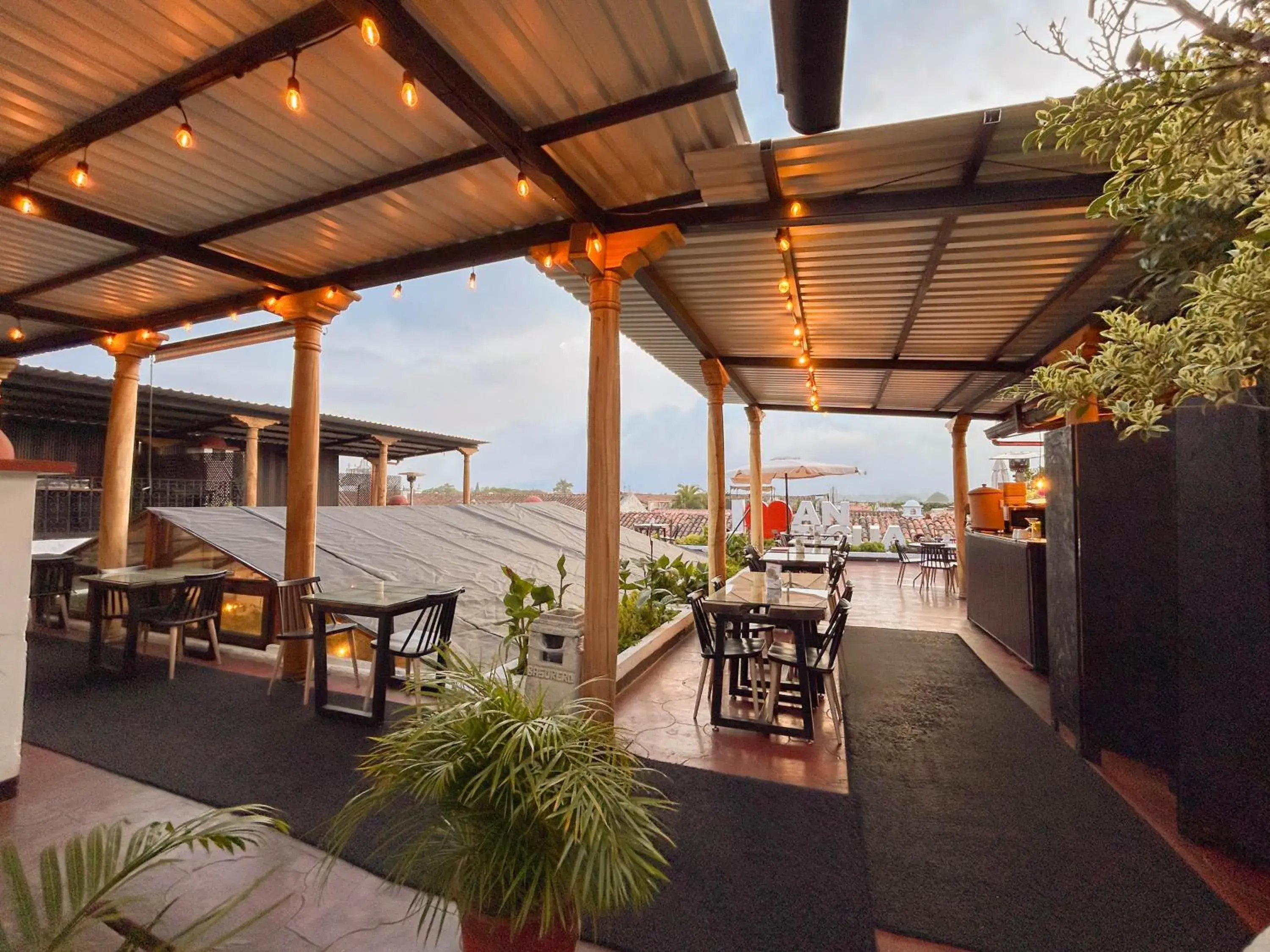 Restaurant/places to eat in El Carmen Hotel Restaurant/places to eat in El Carmen Hotel