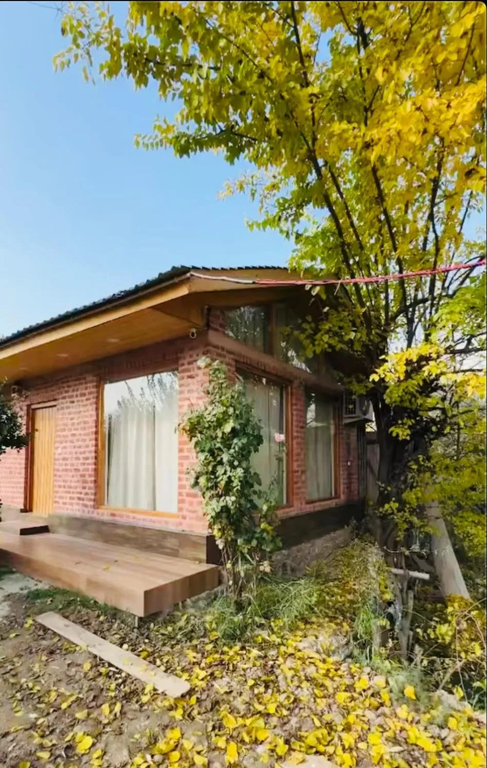 Nigeen Vista Lakeside Chalet