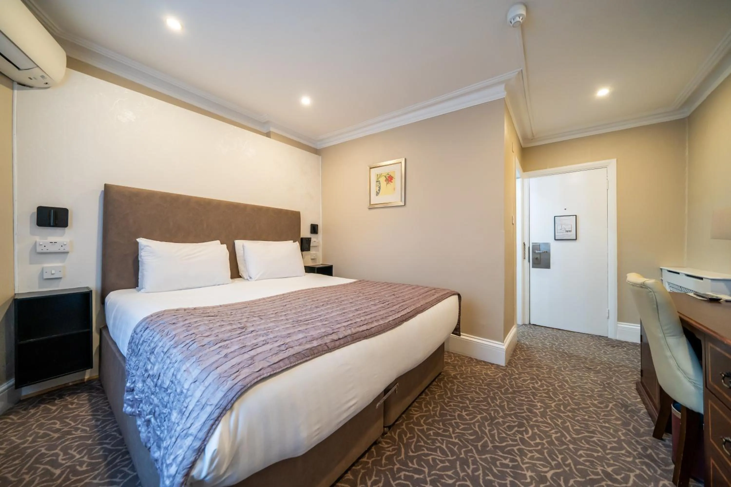 Bed in Hotel La Place