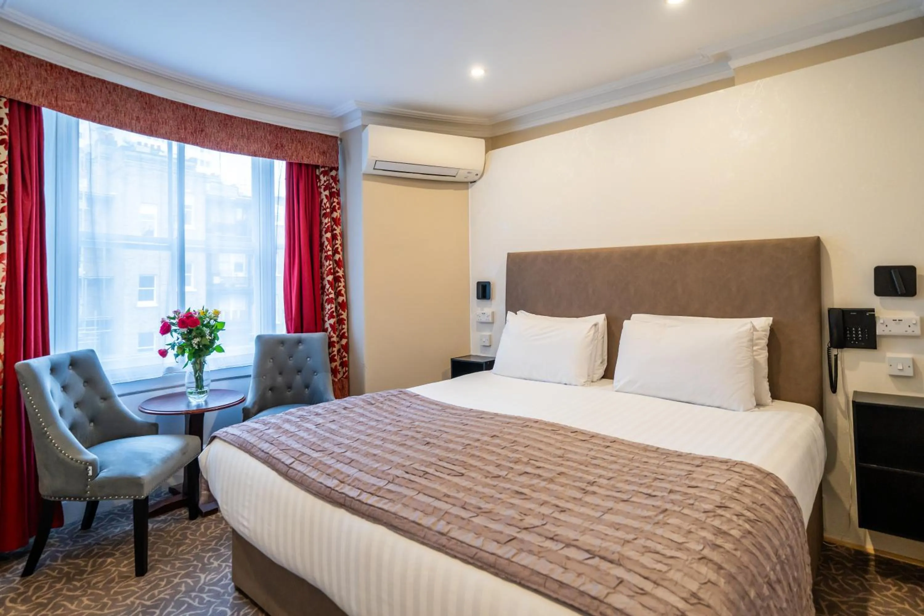 Bed in Hotel La Place