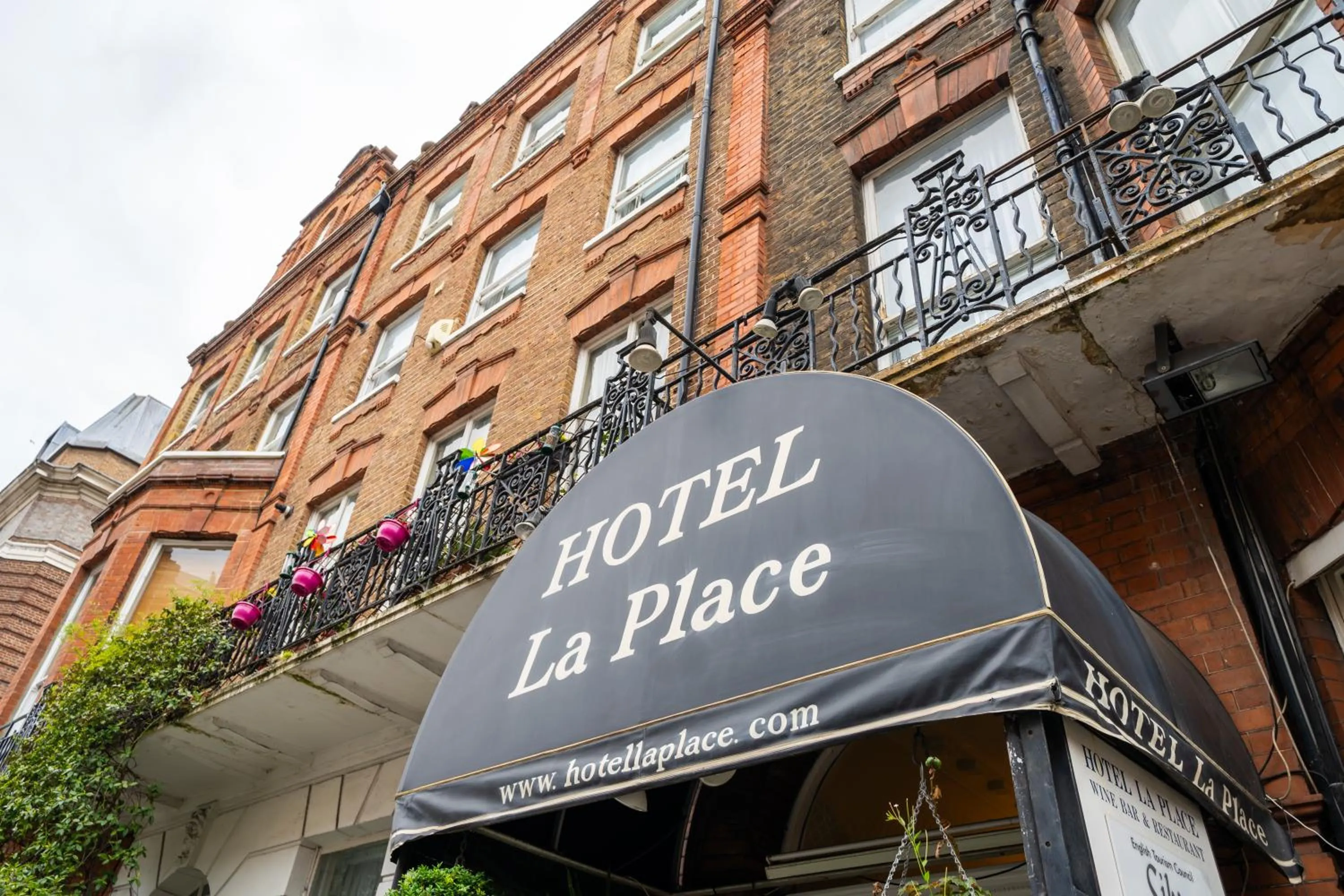 Property building in Hotel La Place