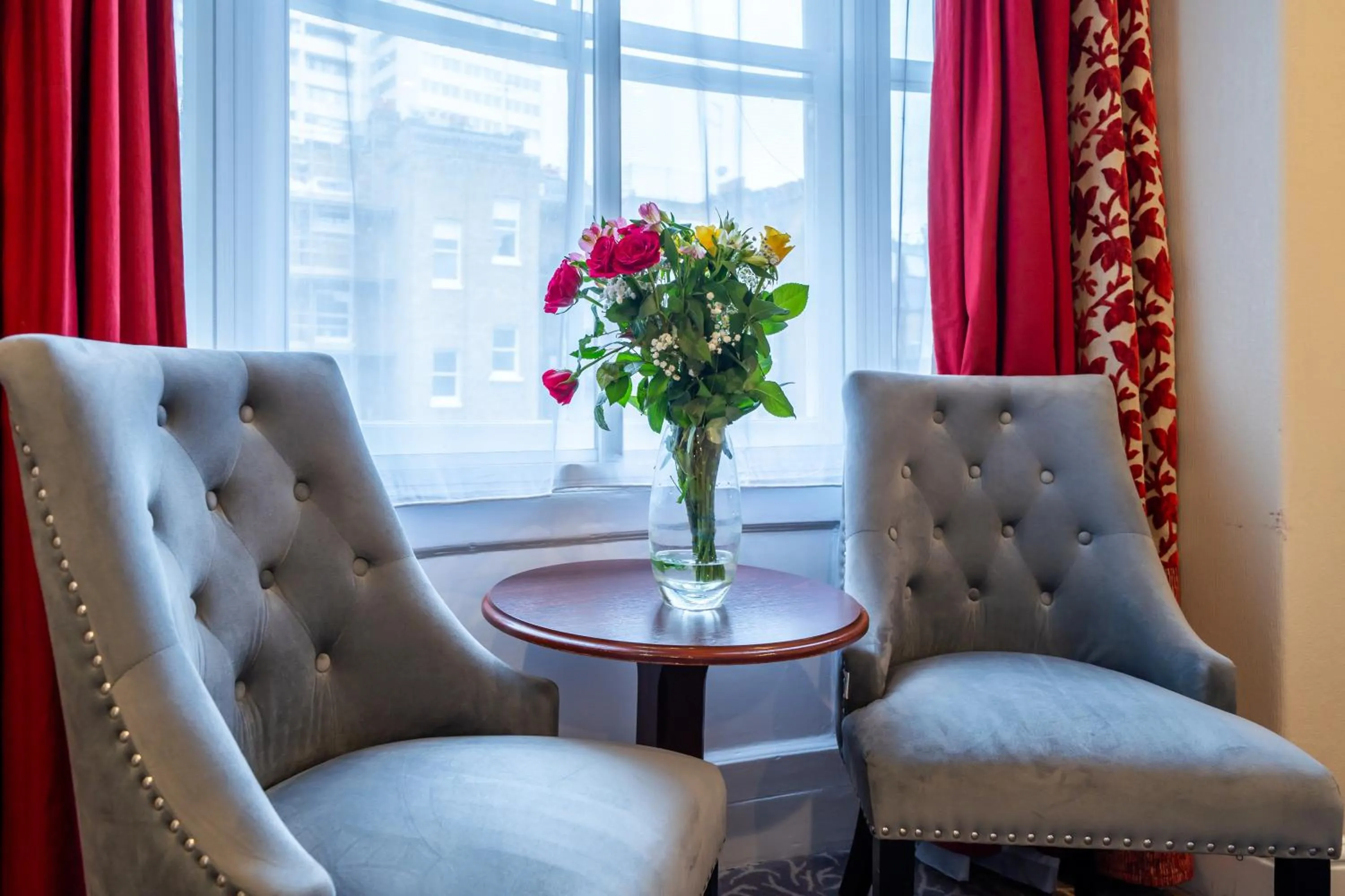 Seating area in Hotel La Place
