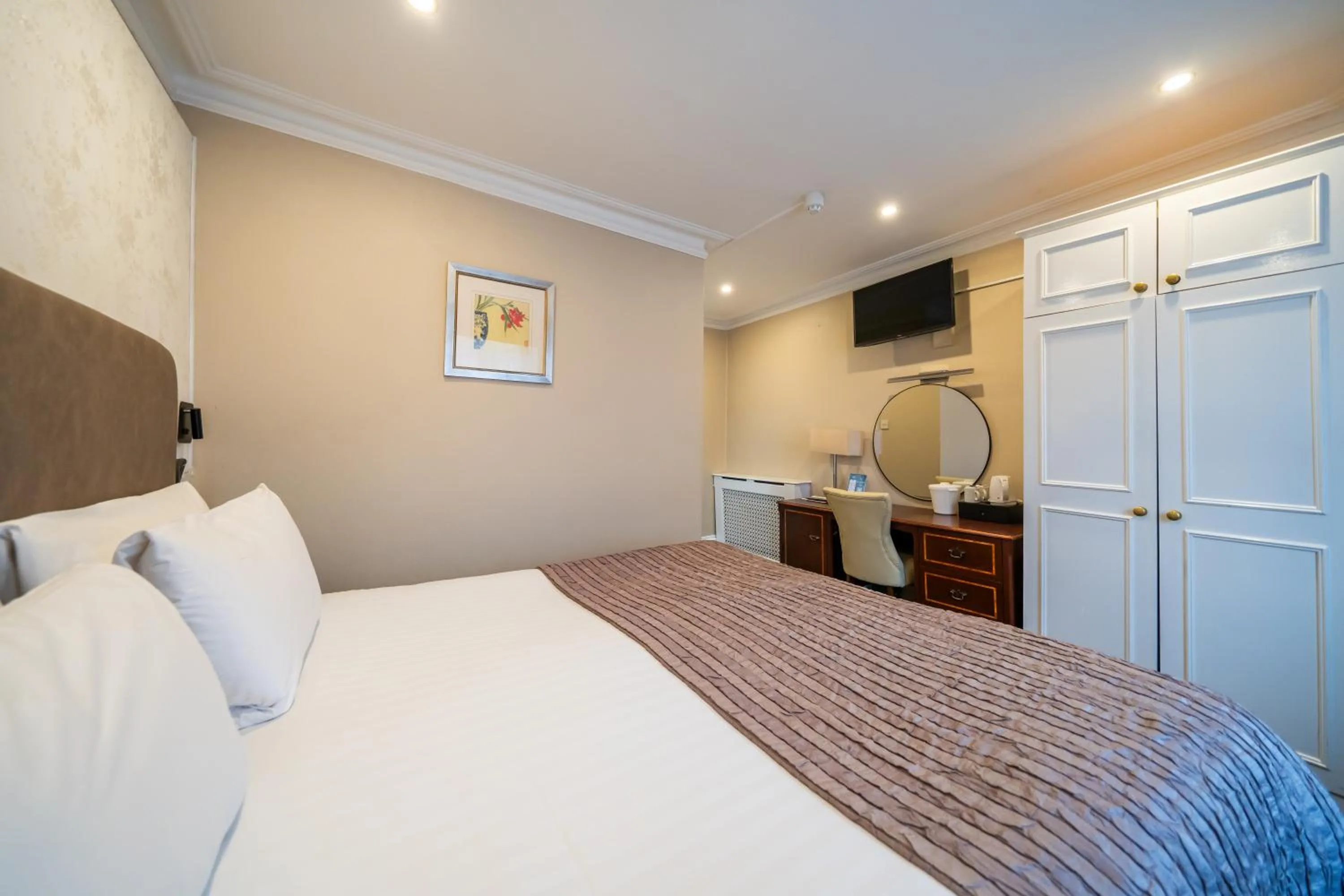 Bed in Hotel La Place