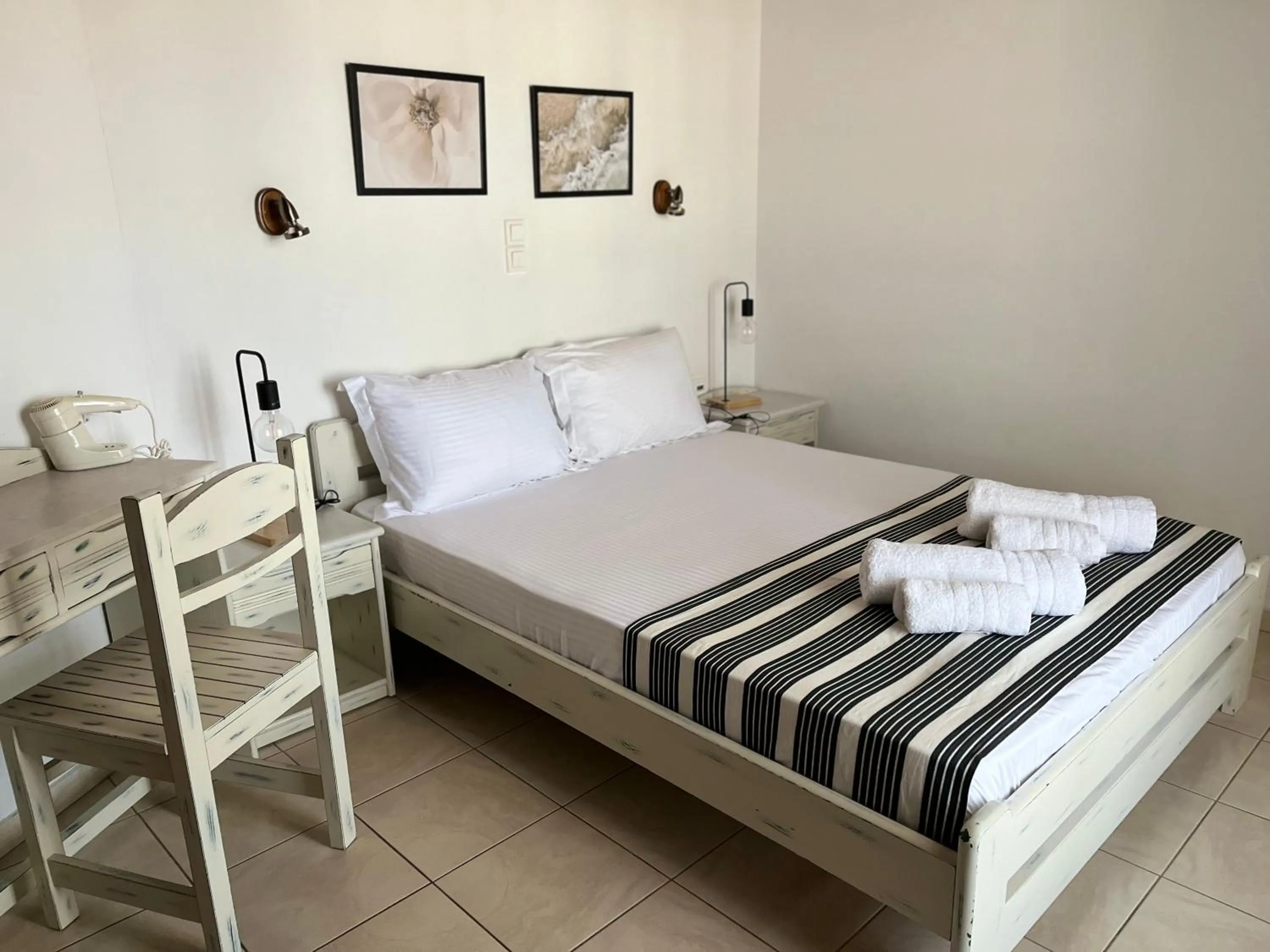 Bed in VILLAGE LIANA MAROULI KASTRAKI