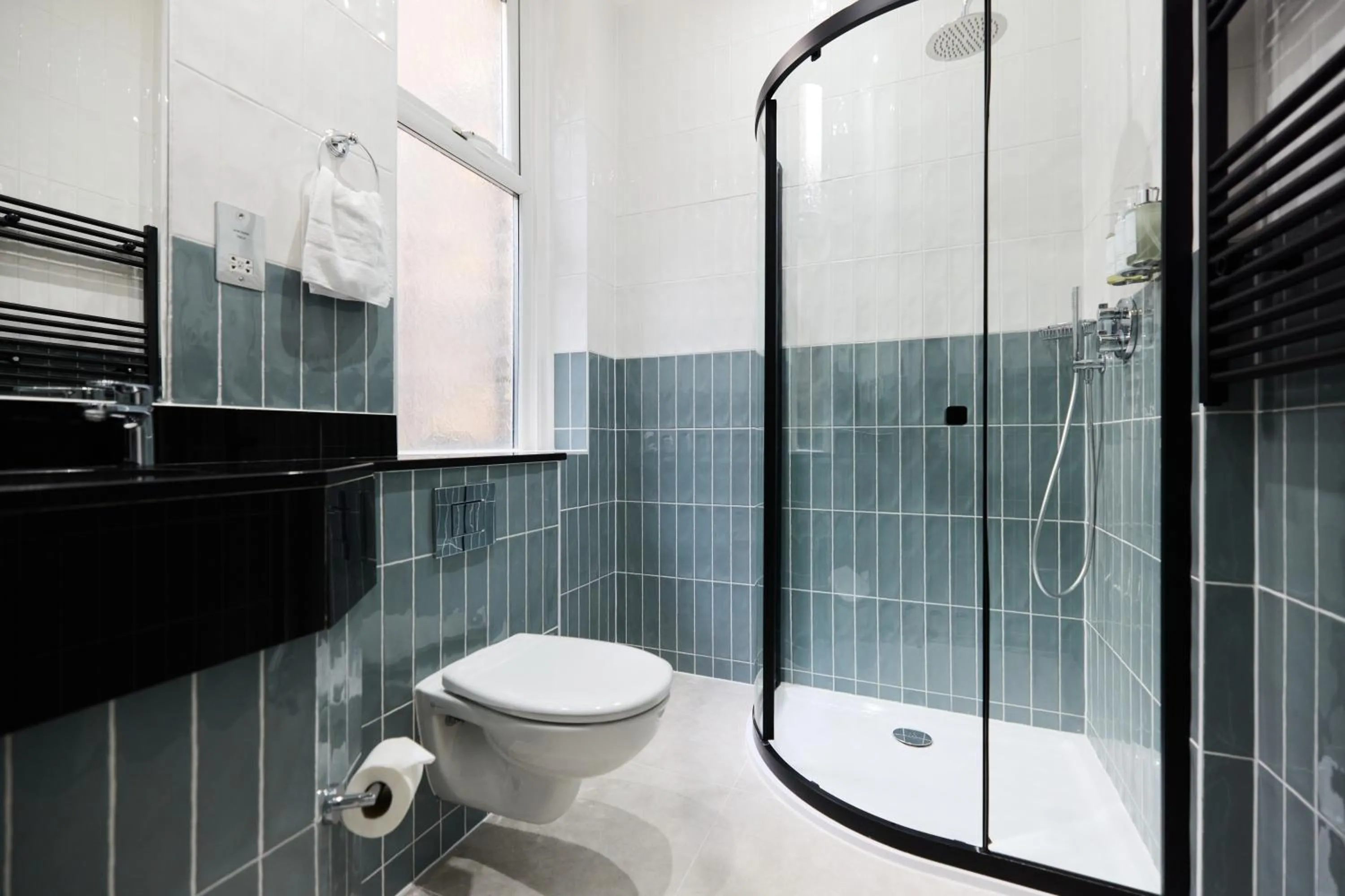 Bathroom in Blandford Hotel