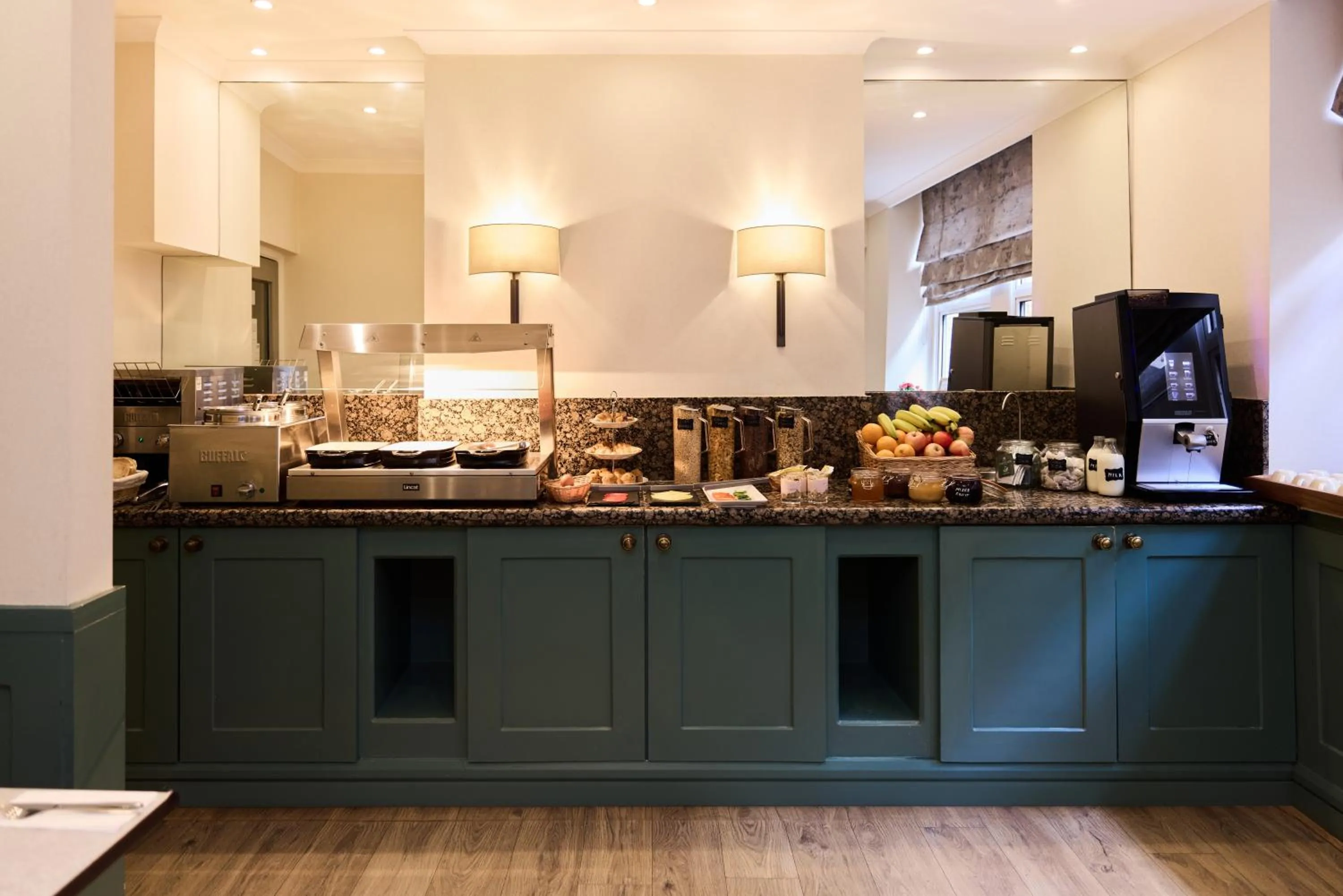 Breakfast in Blandford Hotel