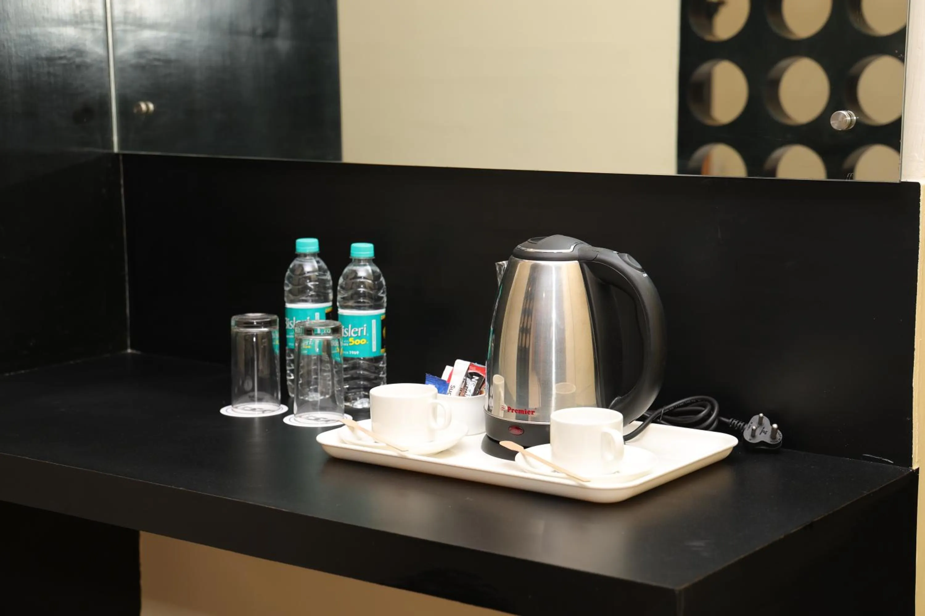 Coffee/tea facilities in HOTEL SR