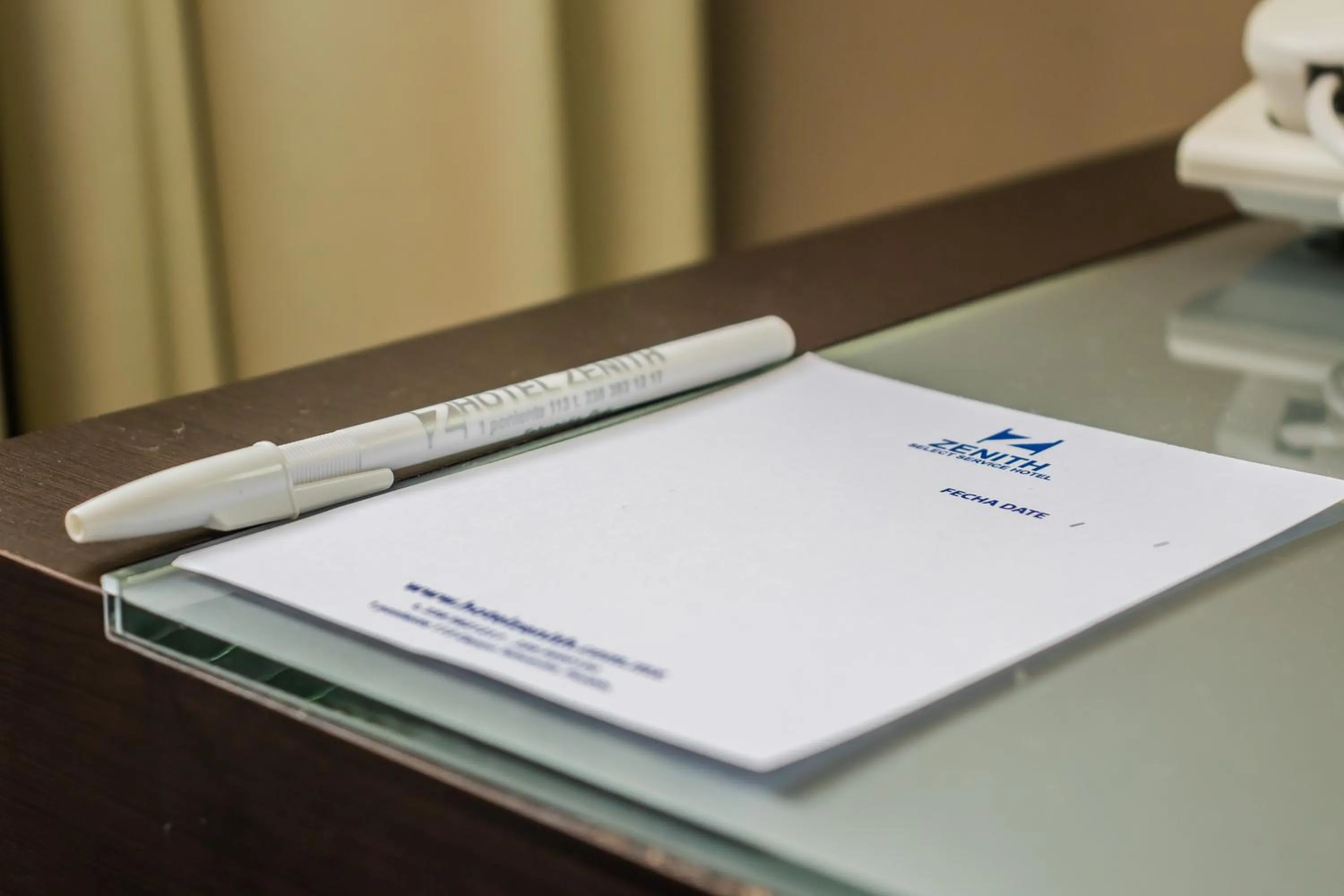 Text overlay in Hotel Zenith