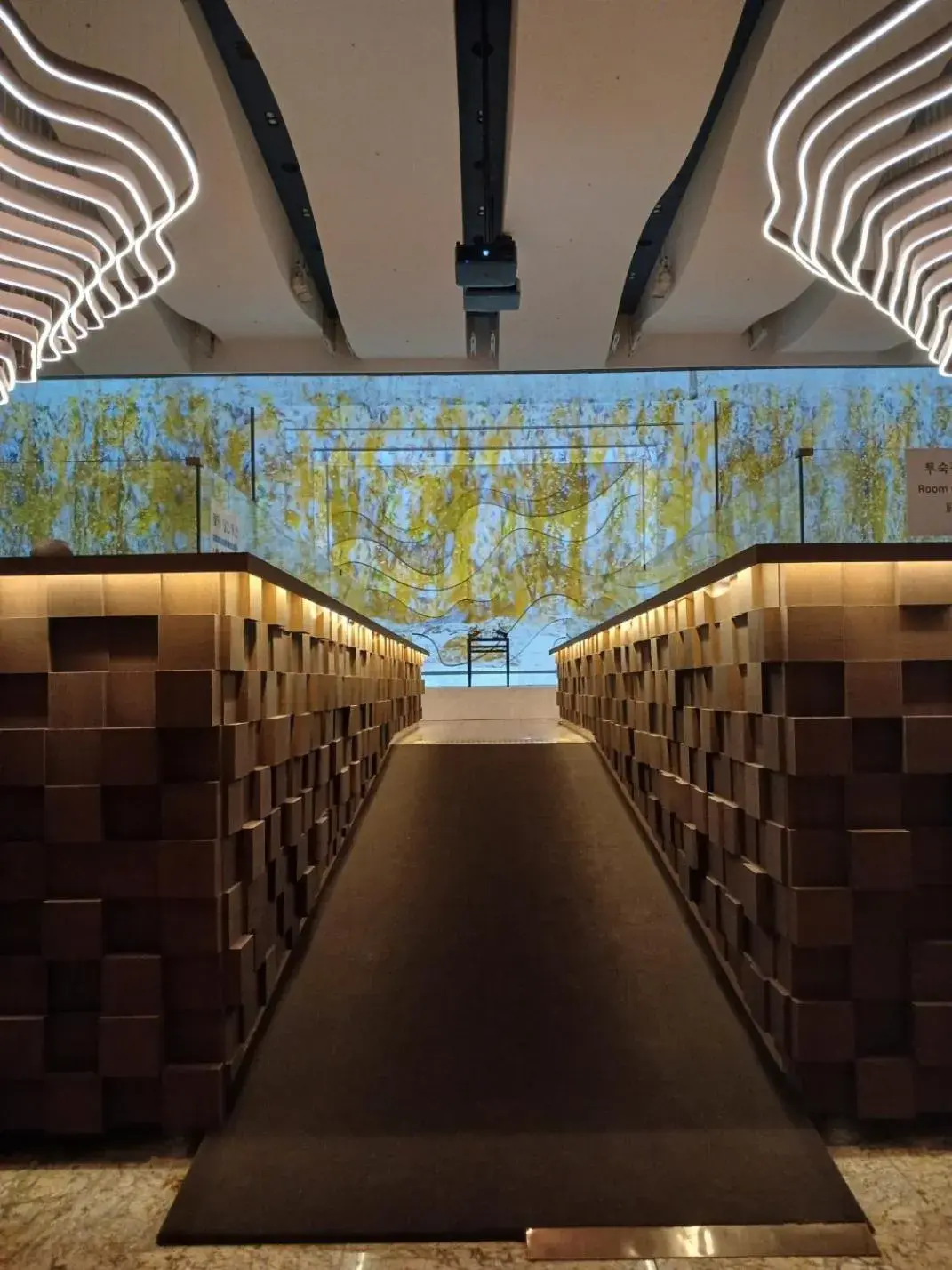 Lounge or bar in Songdo Central Park Hotel Lounge or bar in Songdo Central Park Hotel