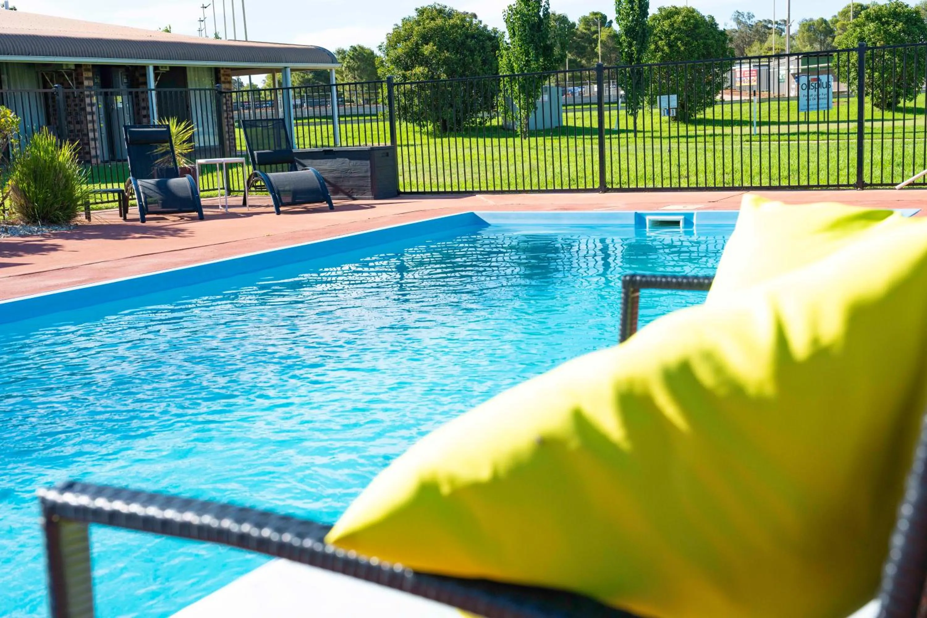Patio in Club Inn Motel
