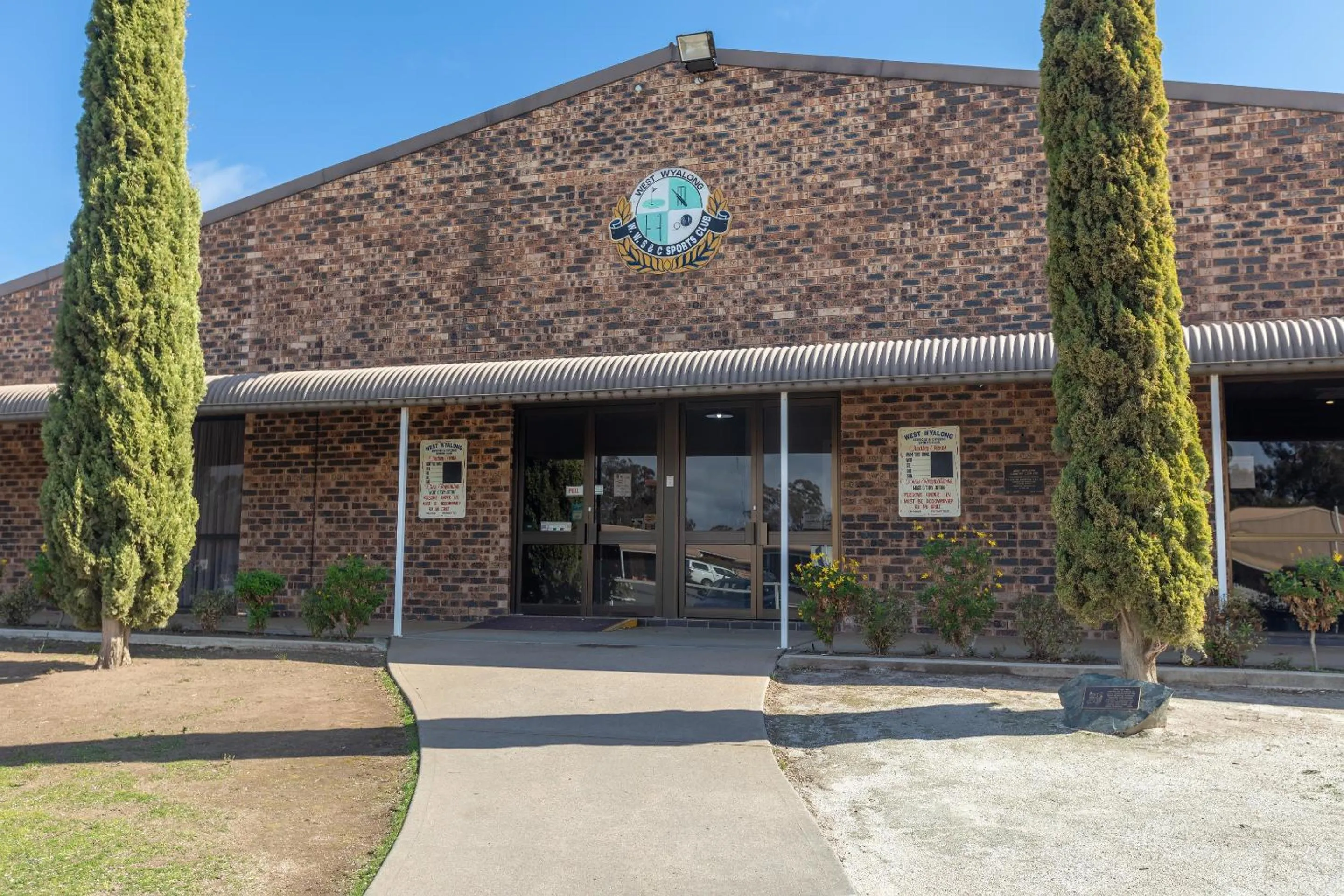 Restaurant/places to eat in Club Inn Motel