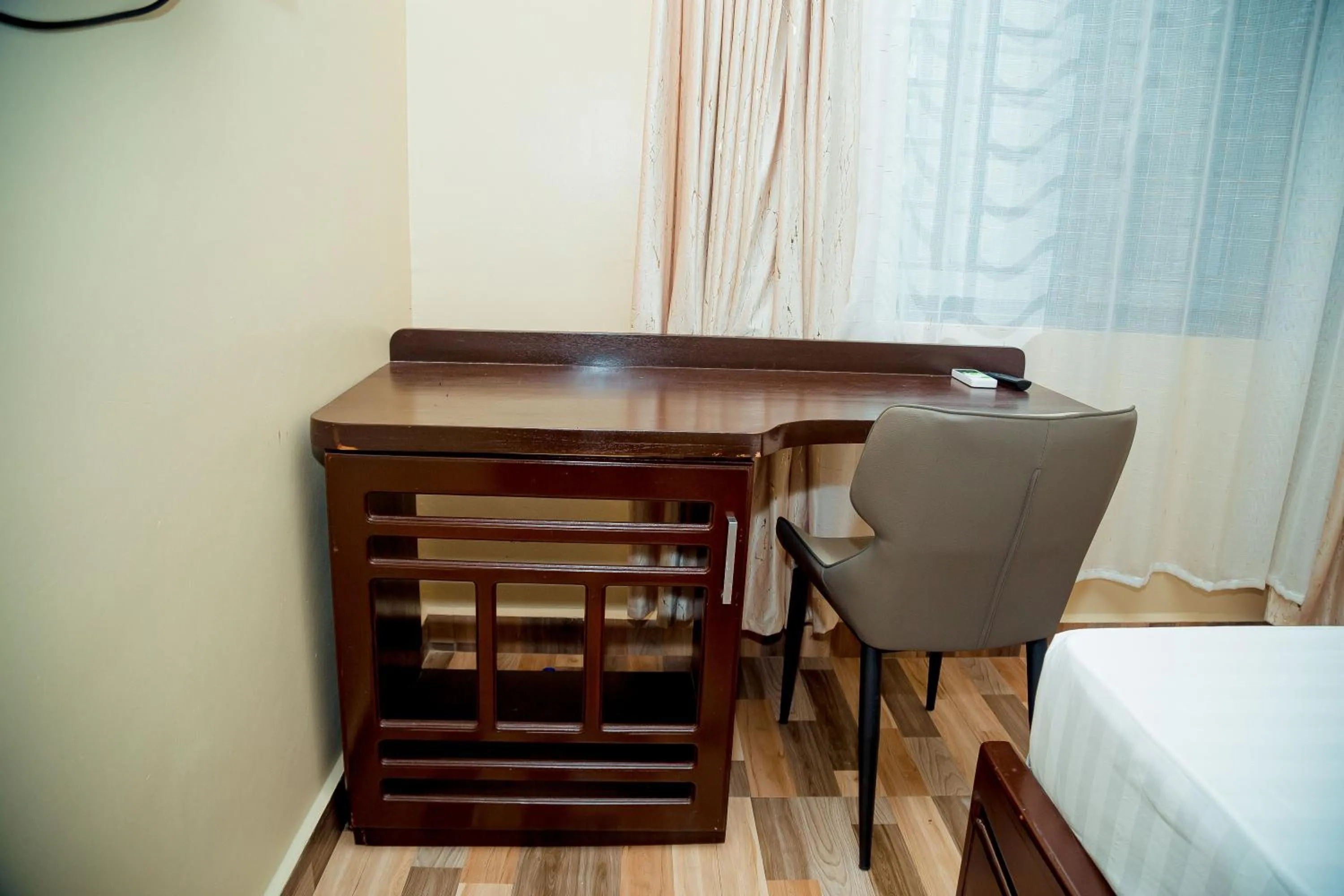 hair dresser, Bed in ANINY HOTEL