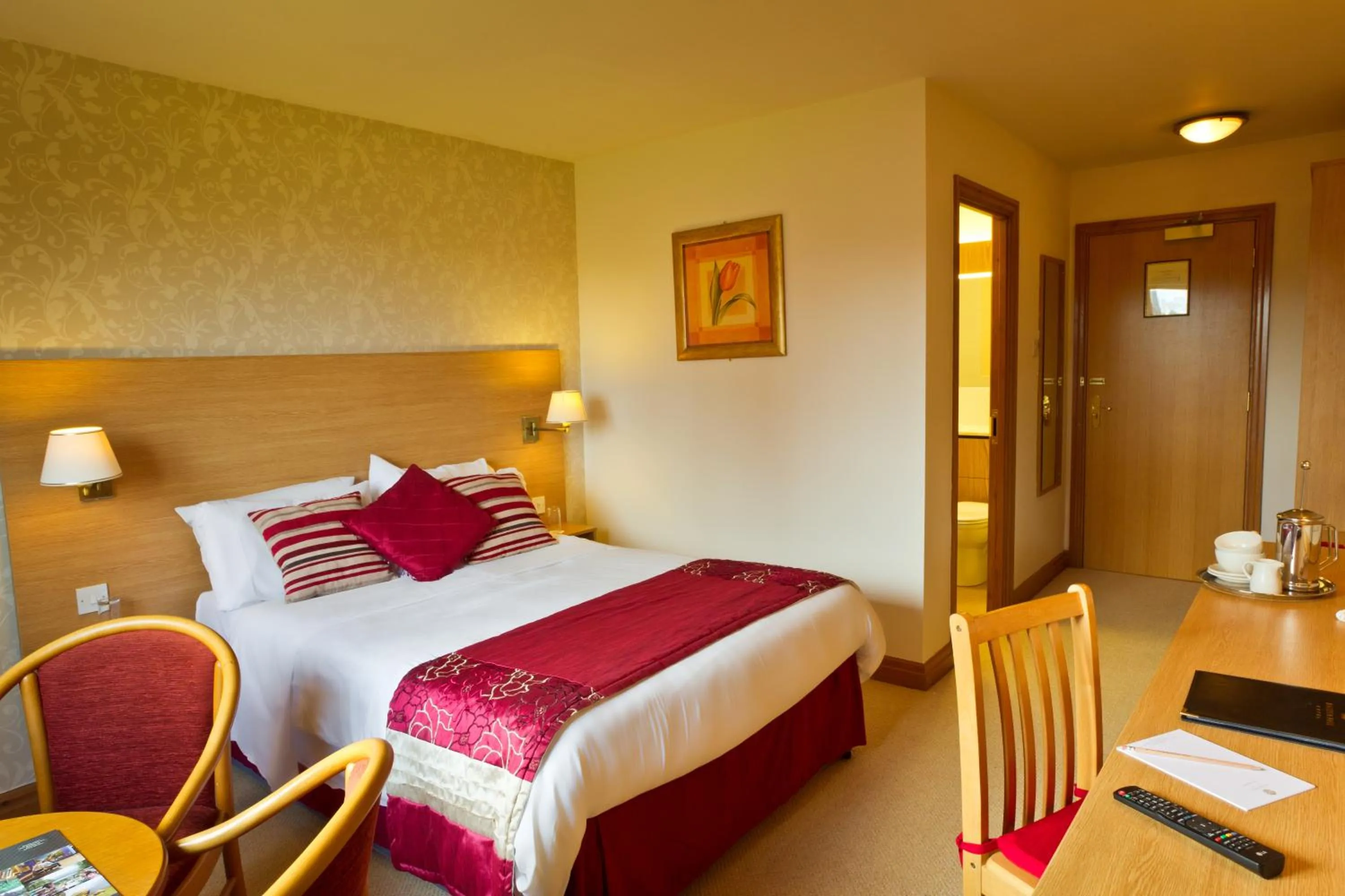 Bedroom, Bed in Bagden Hall Hotel