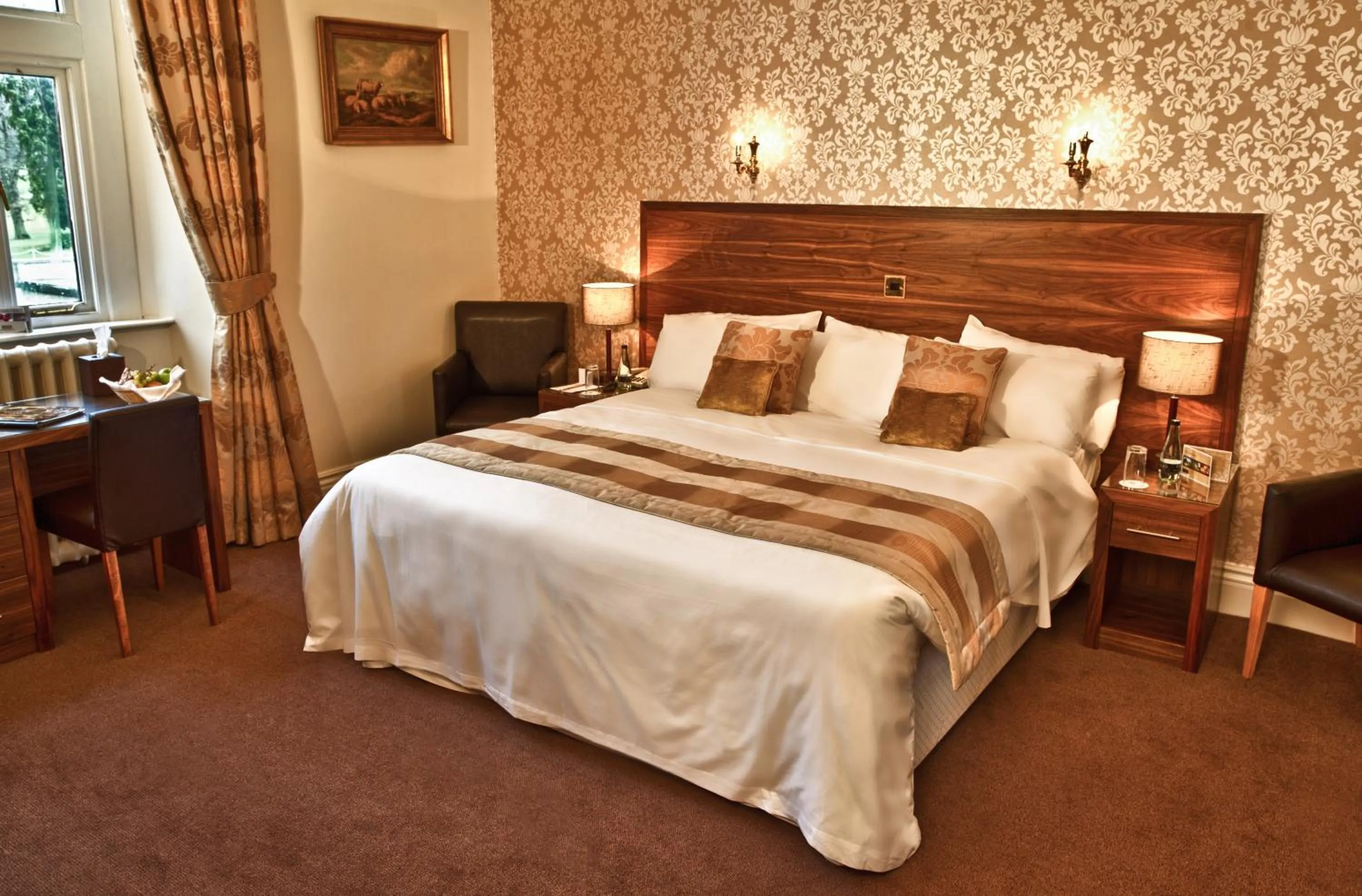 Bedroom, Bed in Bagden Hall Hotel