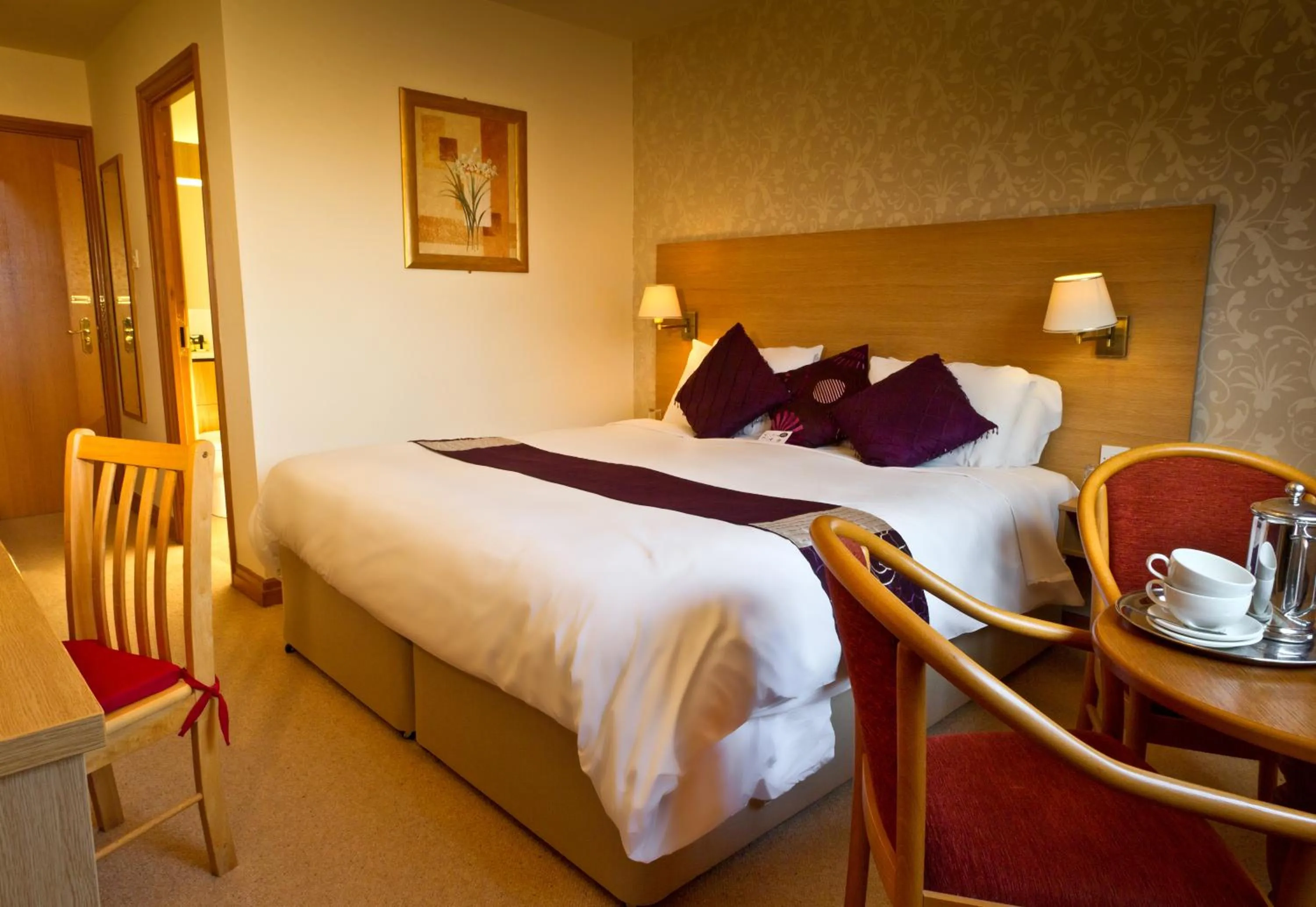 Bedroom, Bed in Bagden Hall Hotel