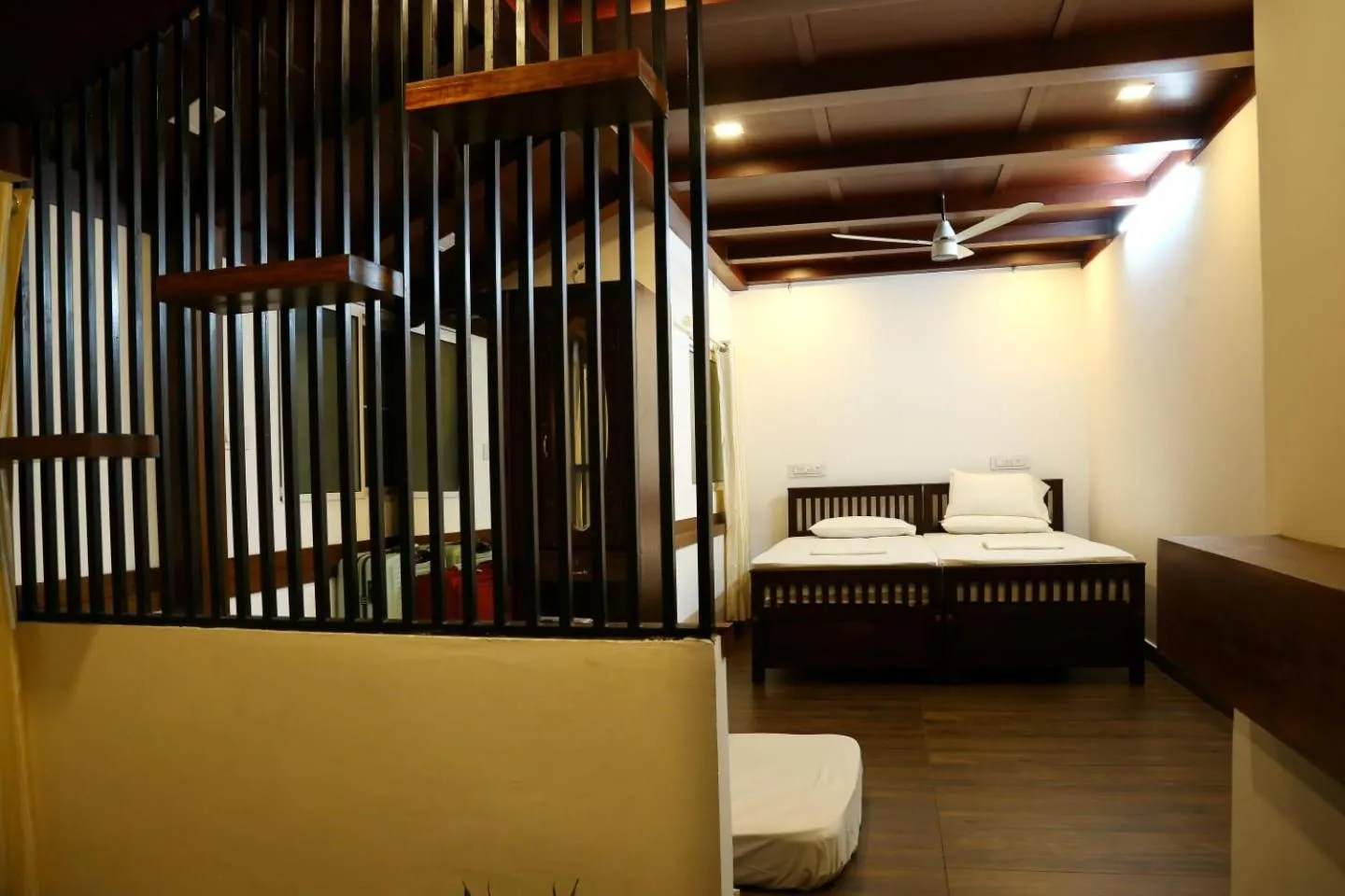 Deluxe Single Room with Balcony - single occupancy in Jasmin Villa