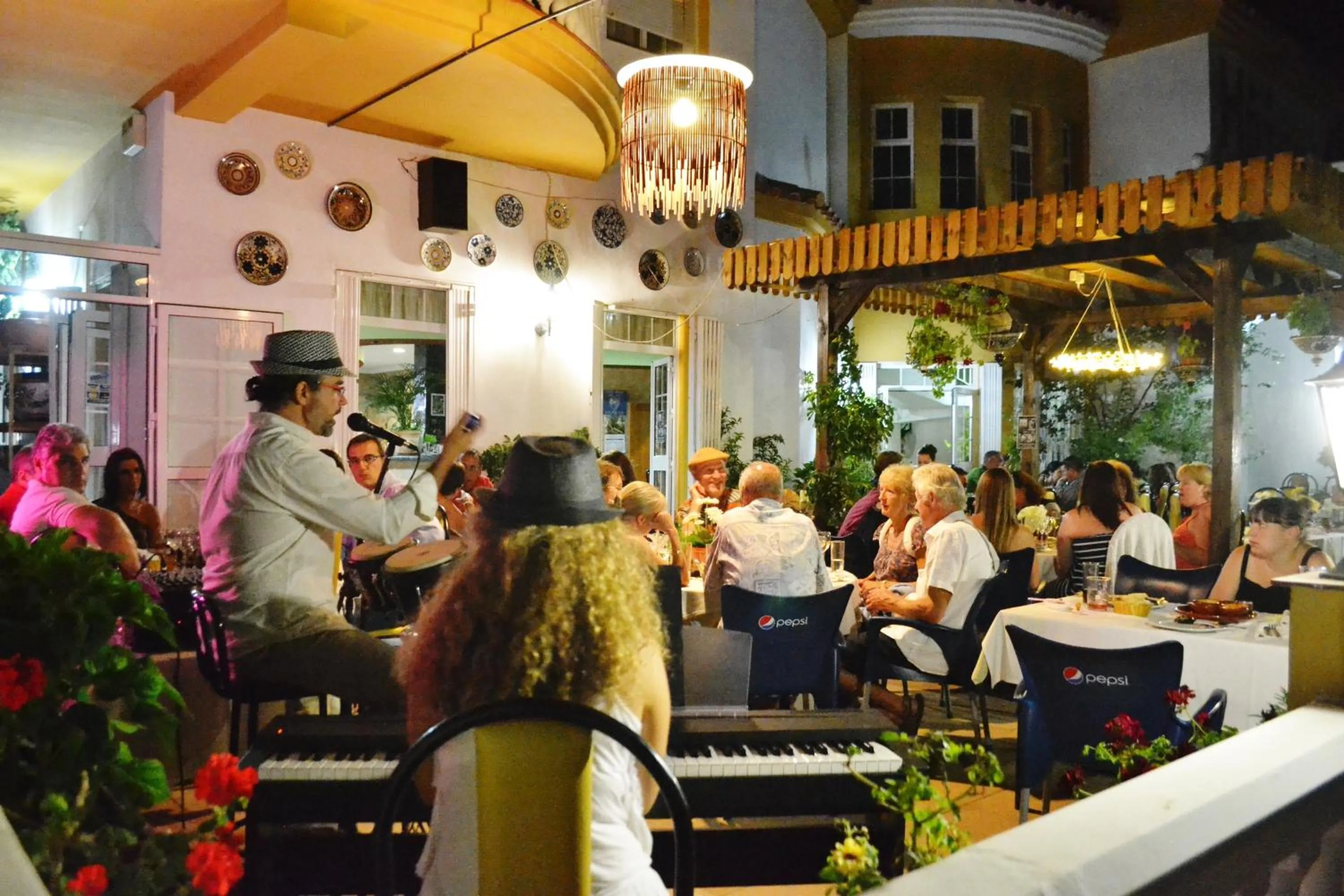 group of guests in Hotel Arco del Sol
