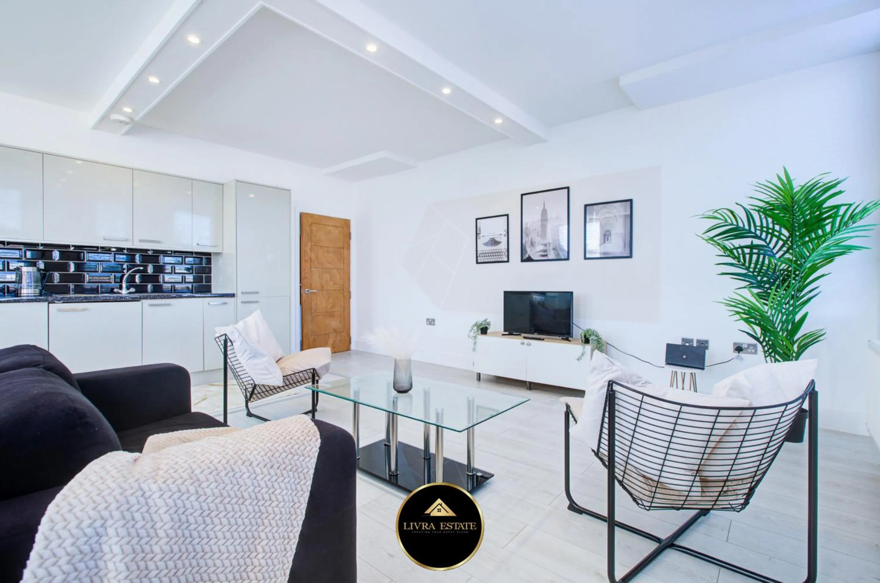 Living room in Stylish 1 Bedroom Apartment, High St. Sutton, Free Parking