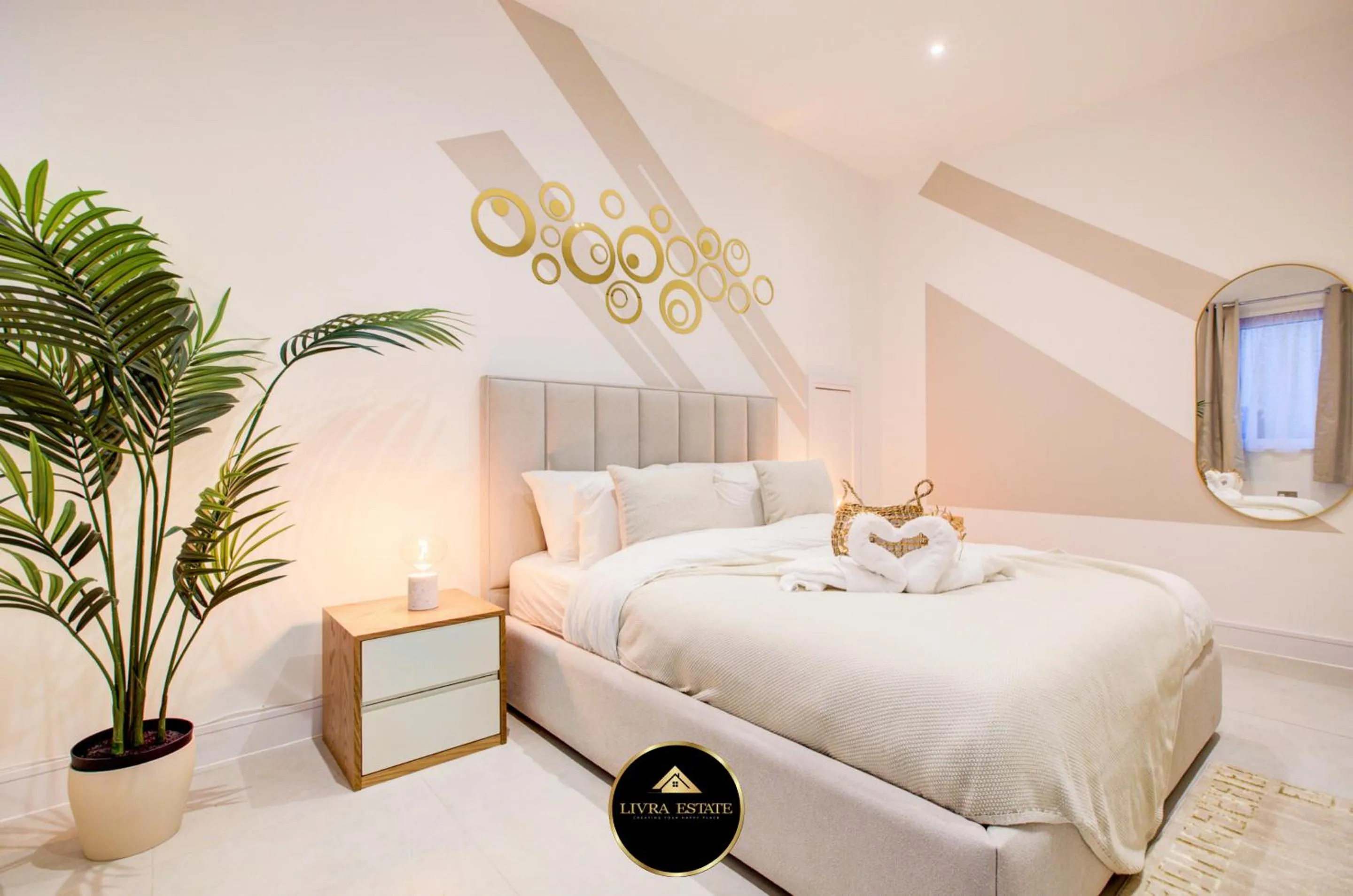 Bedroom, Bed in Stylish 1 Bedroom Apartment, High St. Sutton, Free Parking