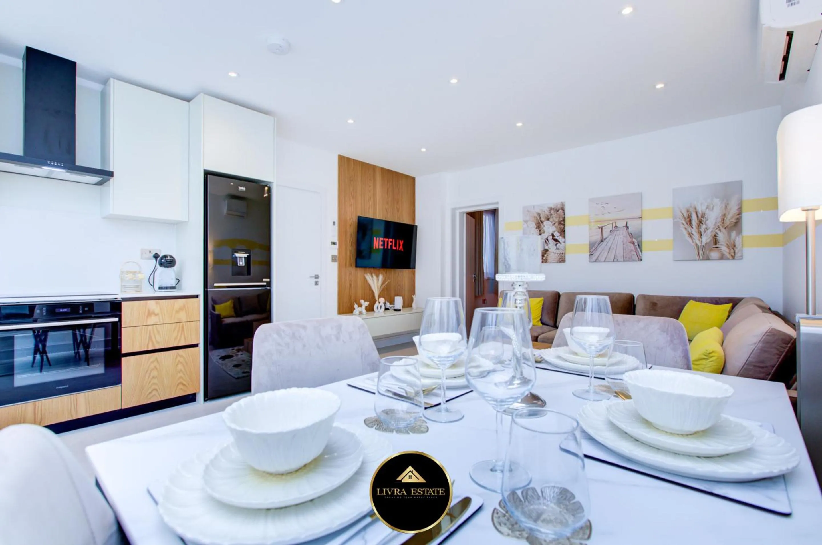 Restaurant/places to eat in Stylish 1 Bedroom Apartment, High St. Sutton, Free Parking