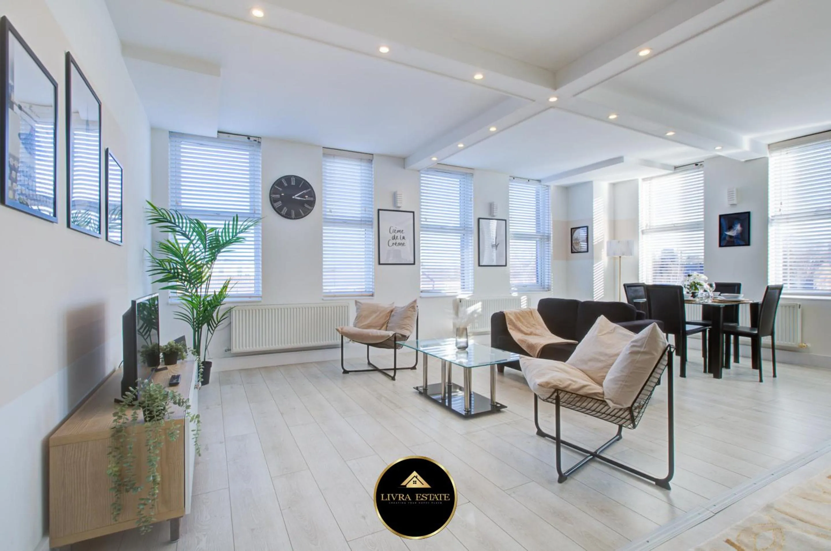 Living room in Stylish 1 Bedroom Apartment, High St. Sutton, Free Parking