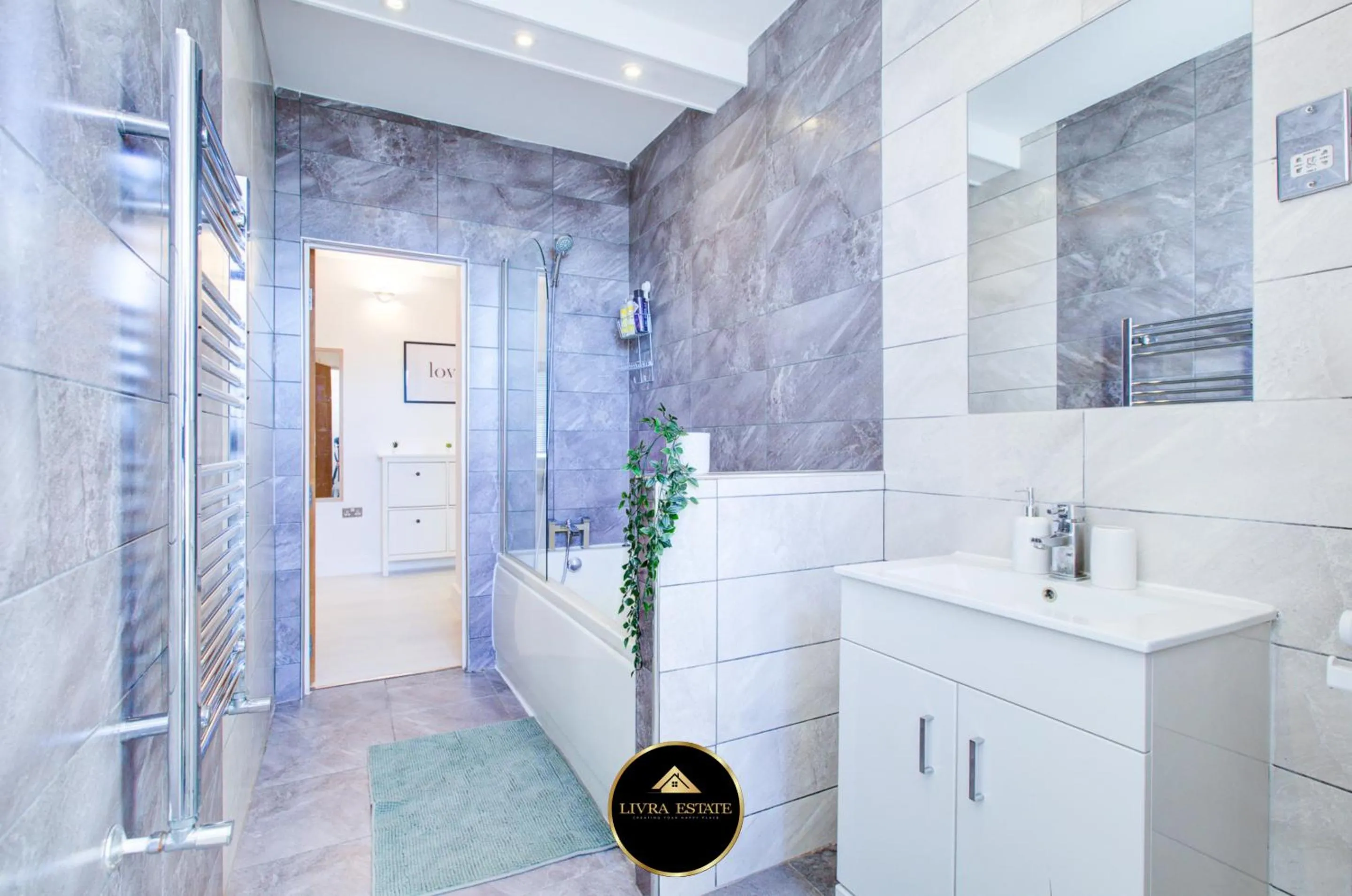 Bathroom in Stylish 1 Bedroom Apartment, High St. Sutton, Free Parking