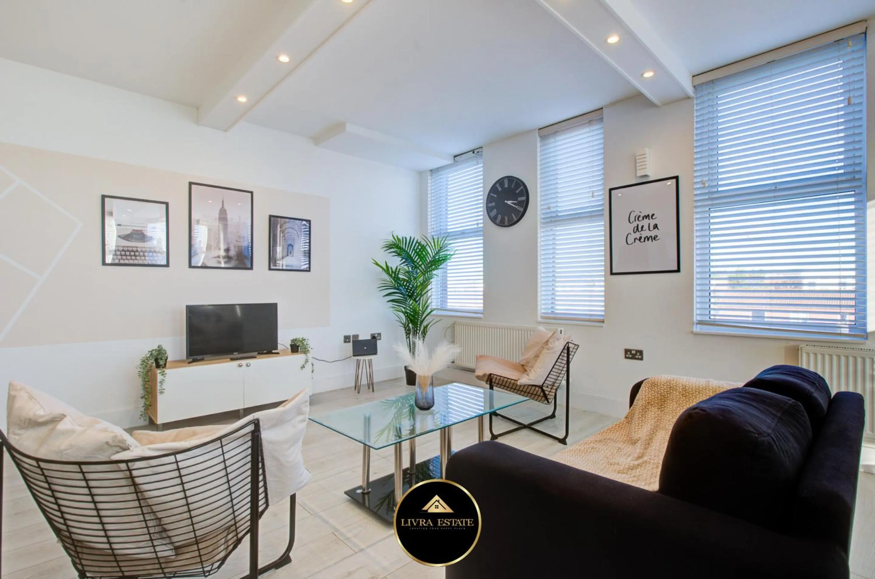 Living room in Stylish 1 Bedroom Apartment, High St. Sutton, Free Parking