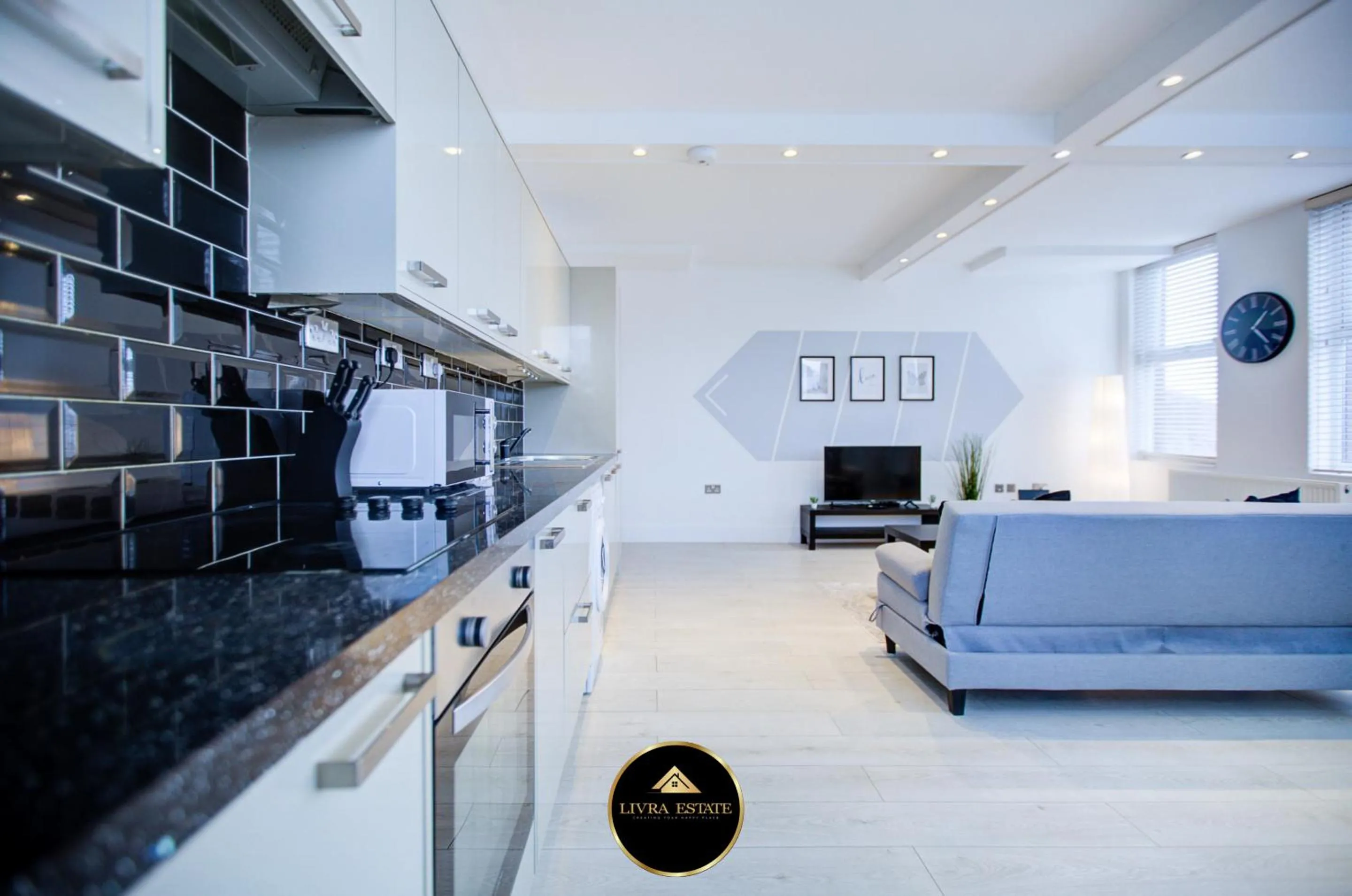 Kitchen or kitchenette in Stylish 1 Bedroom Apartment, High St. Sutton, Free Parking