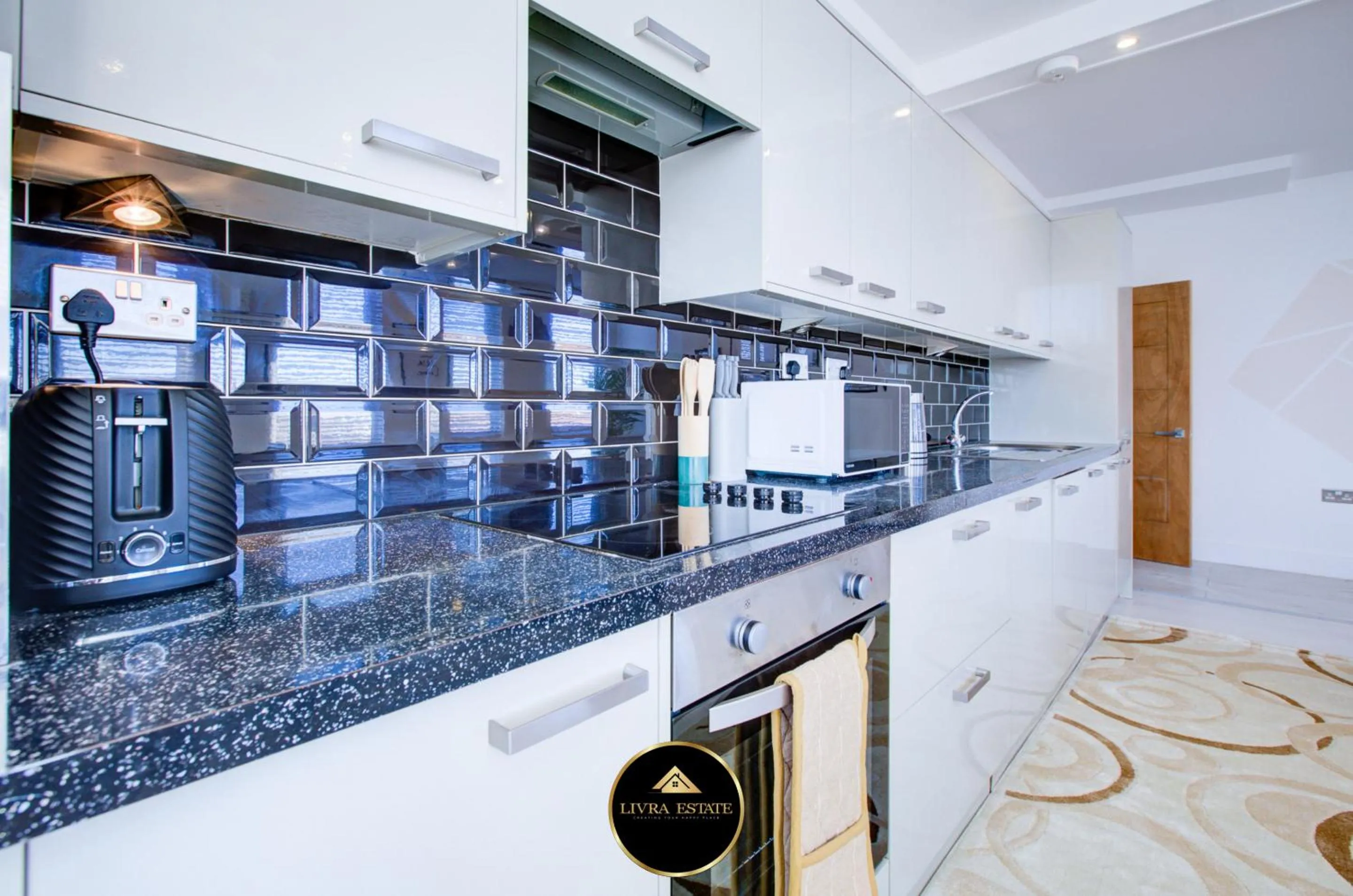 Kitchen or kitchenette in Stylish 1 Bedroom Apartment, High St. Sutton, Free Parking