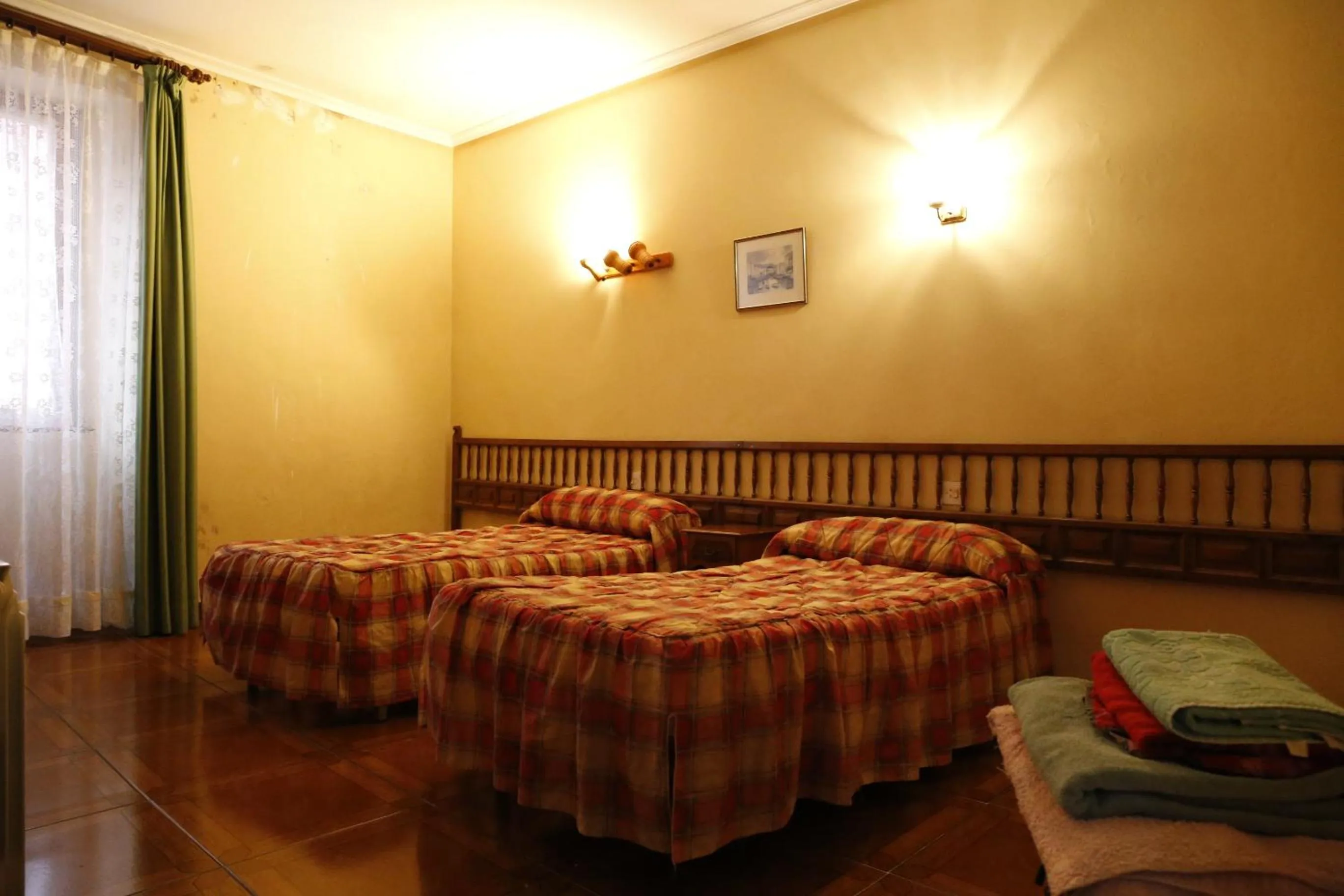 Twin Room with Bathroom in Pension Iberia