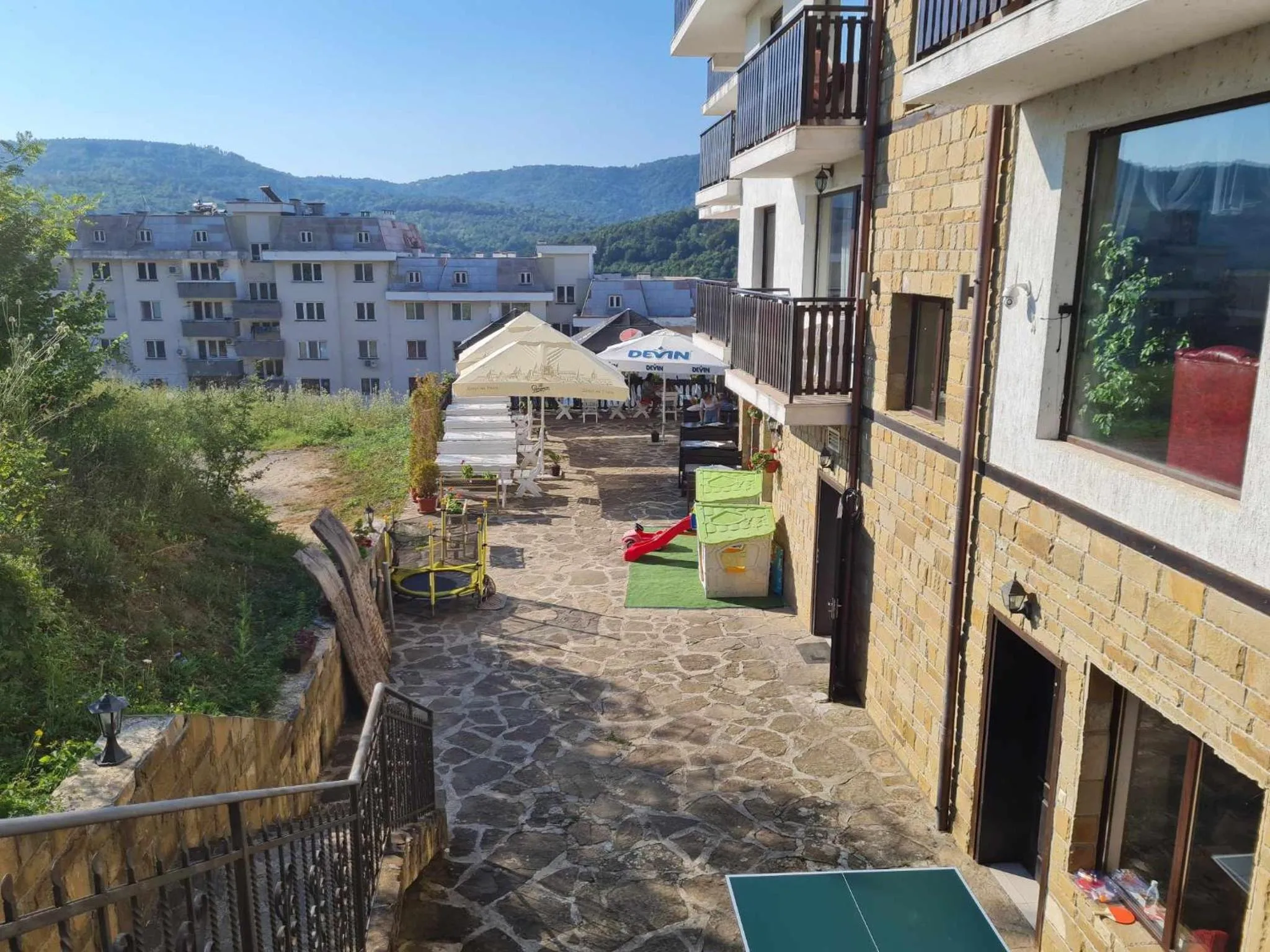 Restaurant/places to eat in Family Hotel Bela