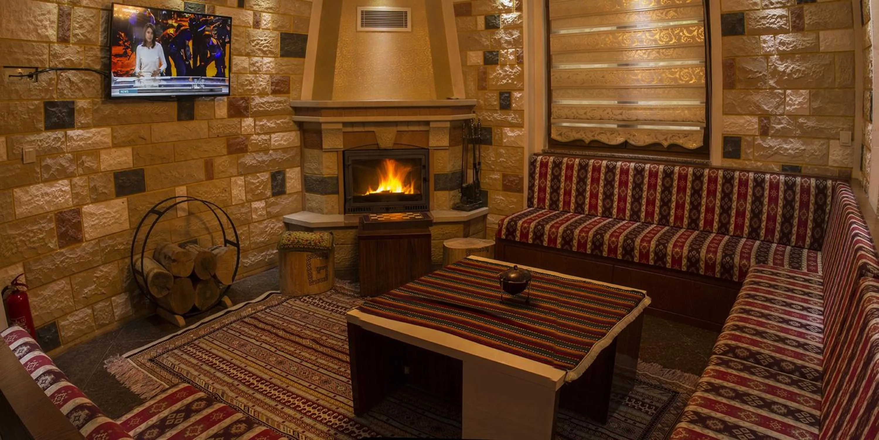 TV and multimedia in Gelgor Hotel