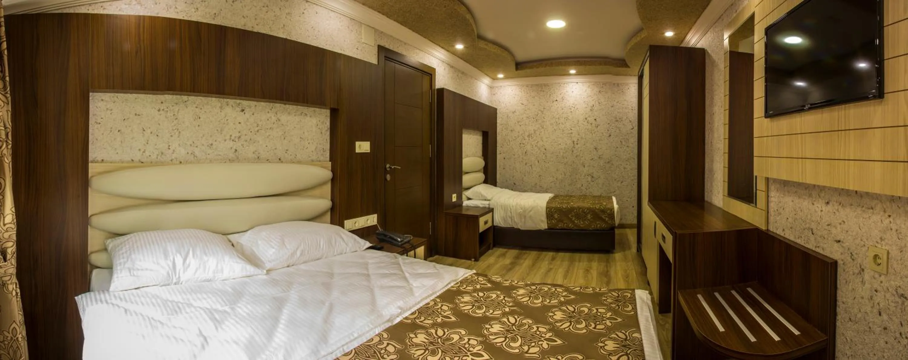 Photo of the whole room, Bed in Gelgor Hotel