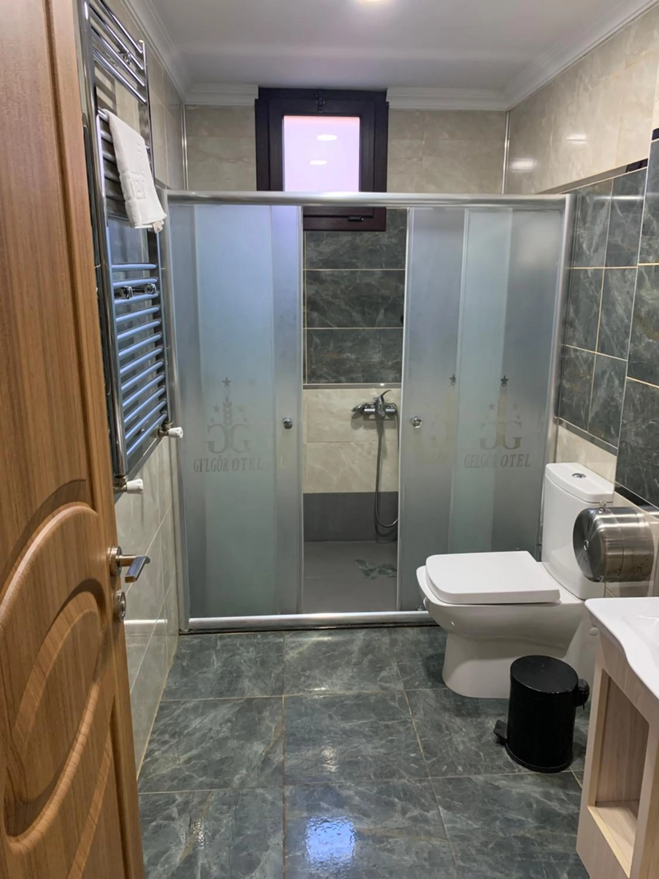 Bathroom in Gelgor Hotel