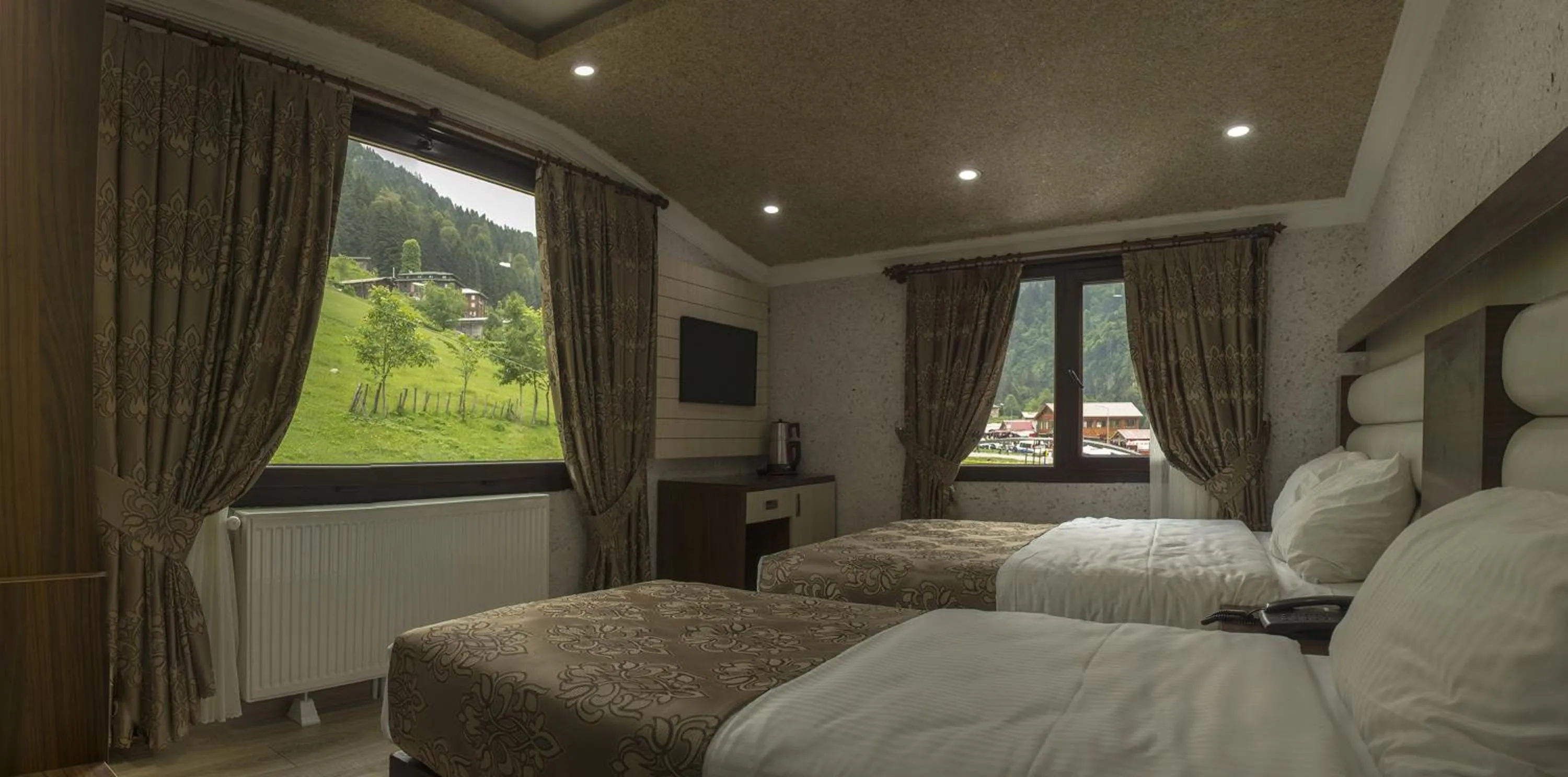 Bed in Gelgor Hotel