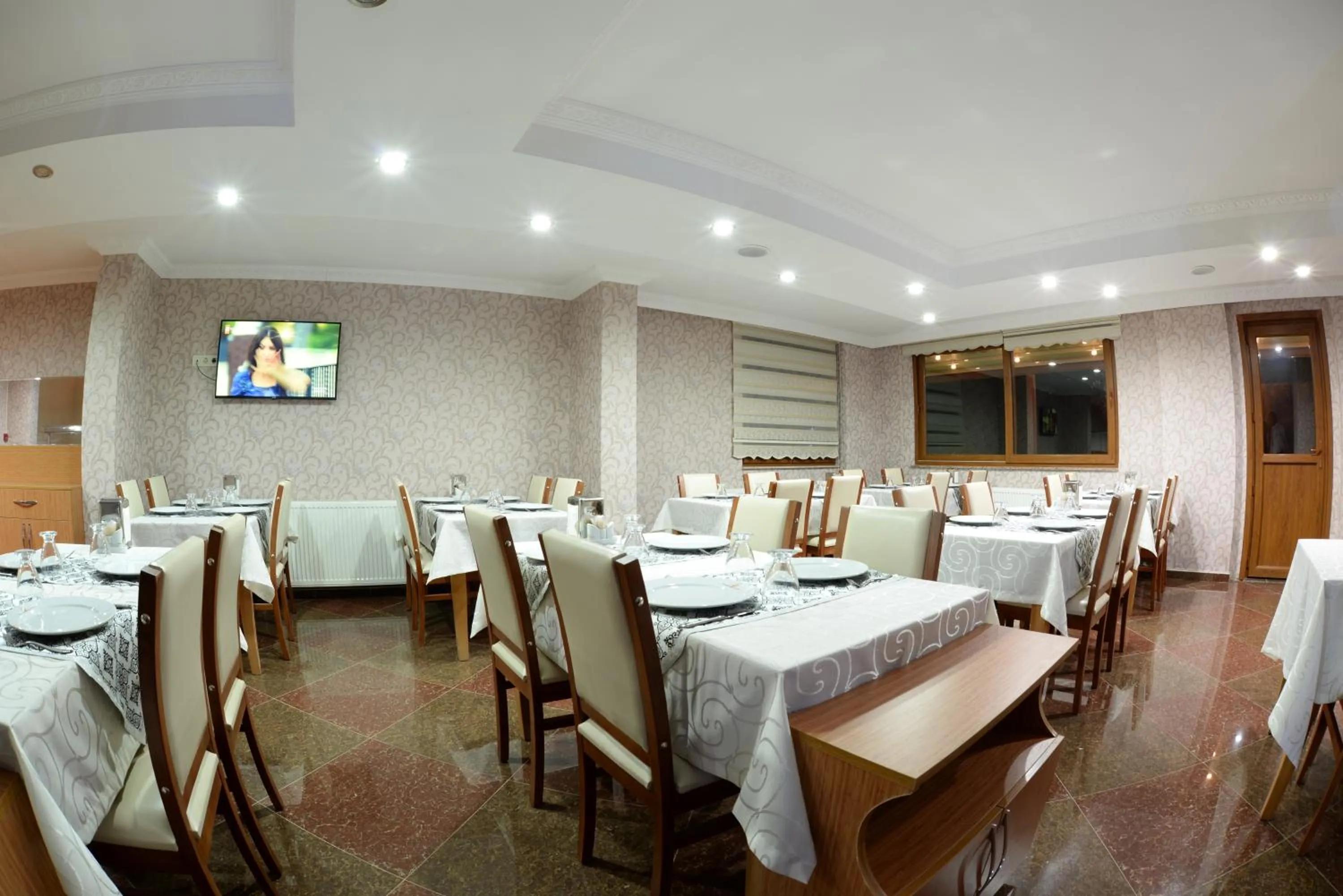 Restaurant/places to eat in Gelgor Hotel