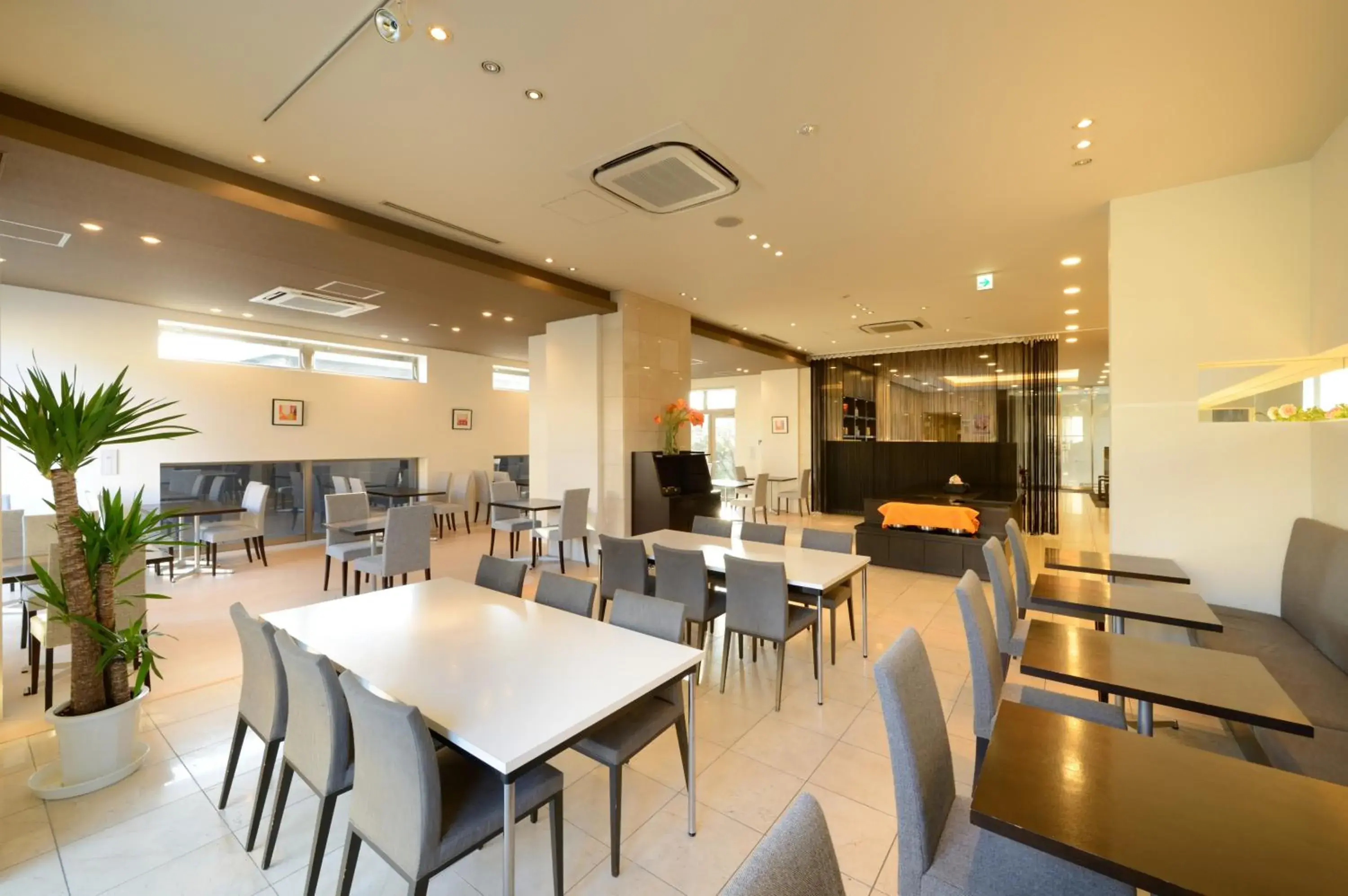Restaurant/places to eat in Montein Hotel Restaurant/places to eat in Montein Hotel