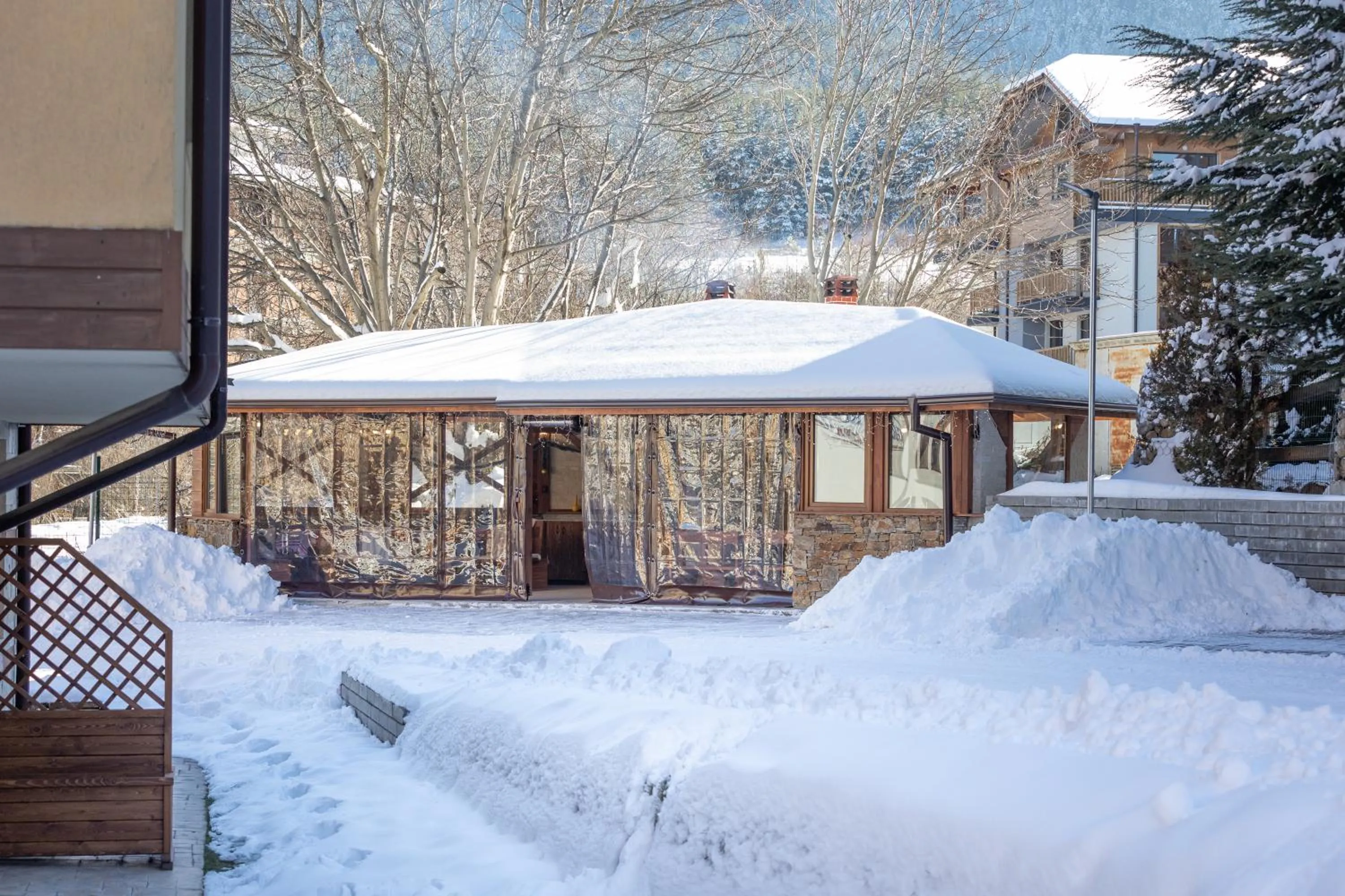 Day in Pirin Sense Apartment Complex