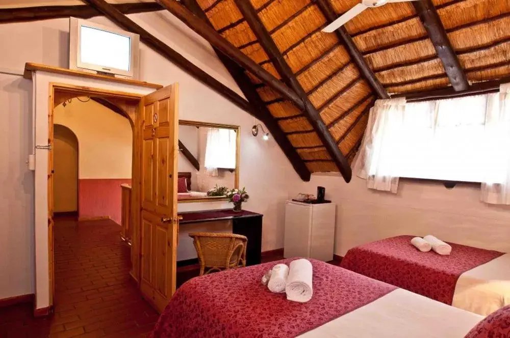 Double or Twin Room with Shower - single occupancy in Woodpecker Inn Double or Twin Room with Shower - single occupancy in Woodpecker Inn